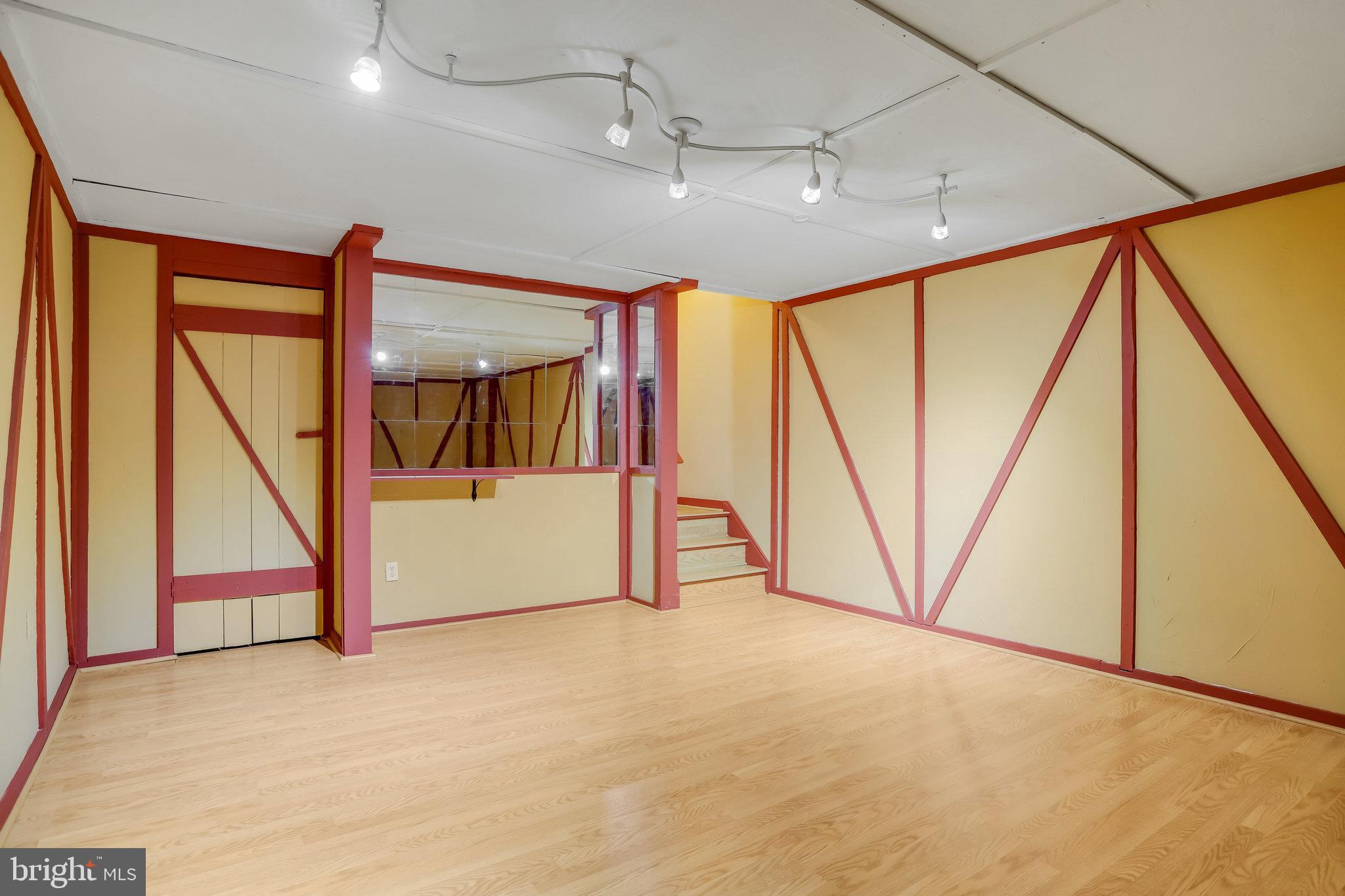 CLUBSIDE - Residential Lease