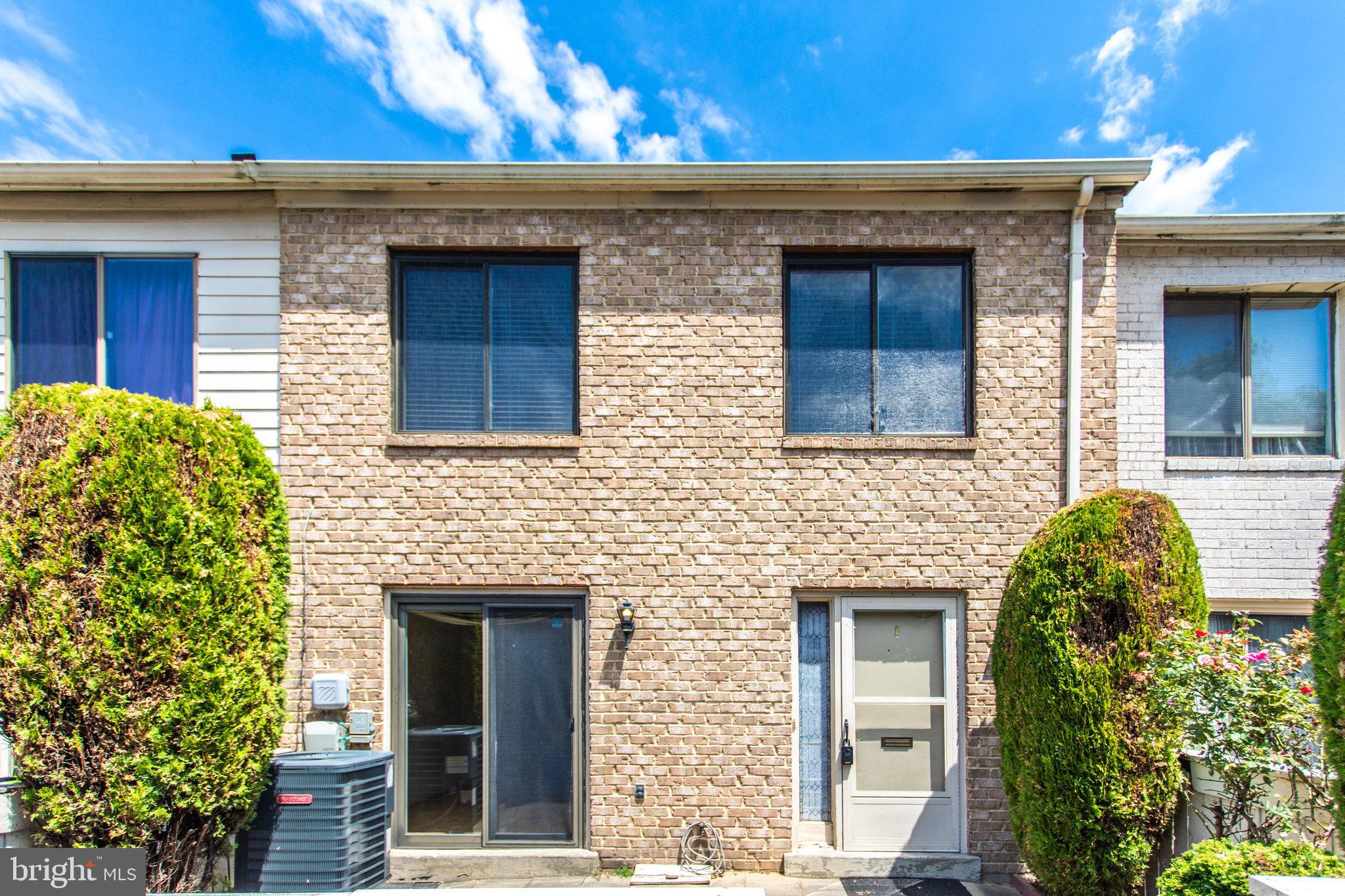 CLUBSIDE - Residential Lease