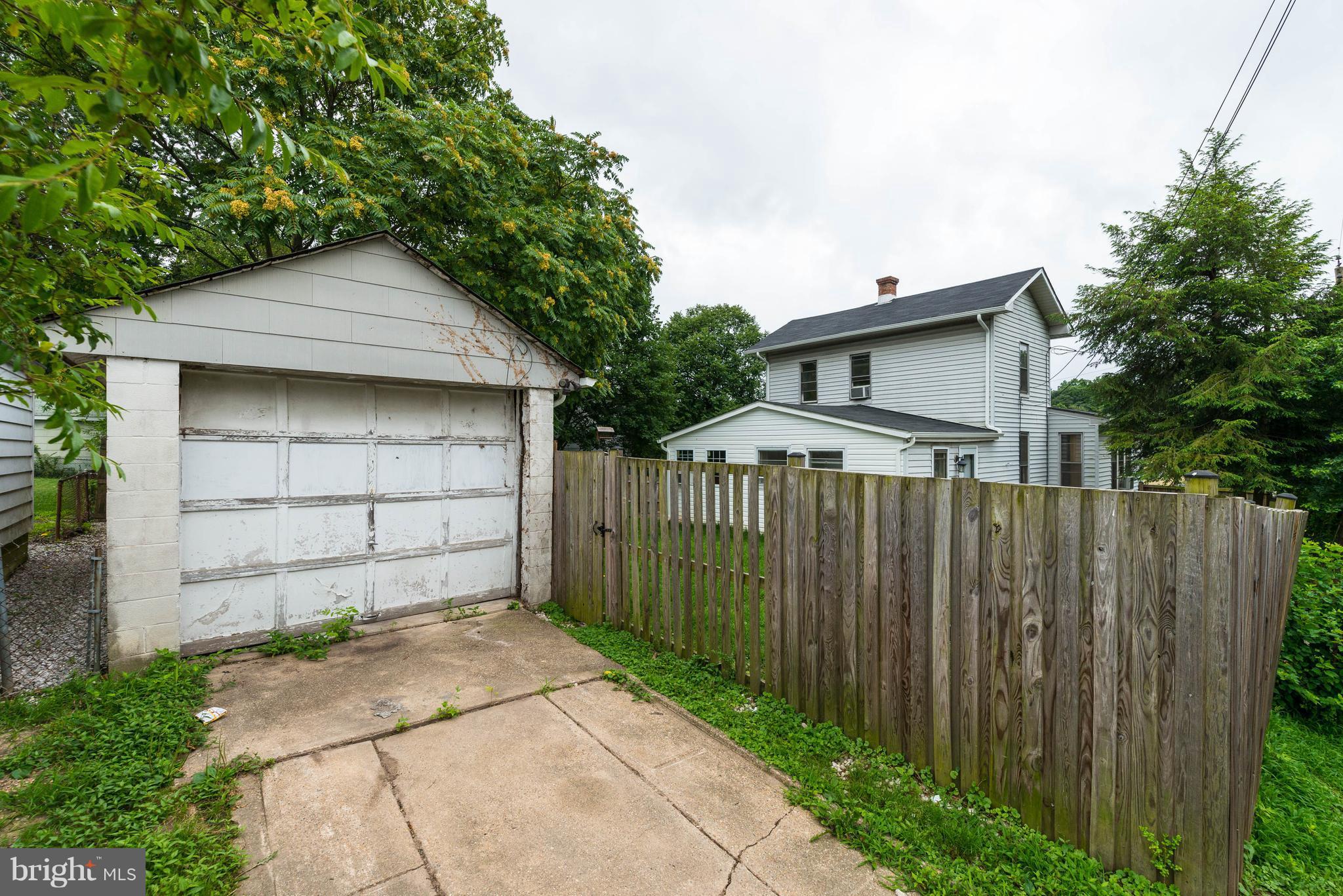 LANDSDOWNE - Residential