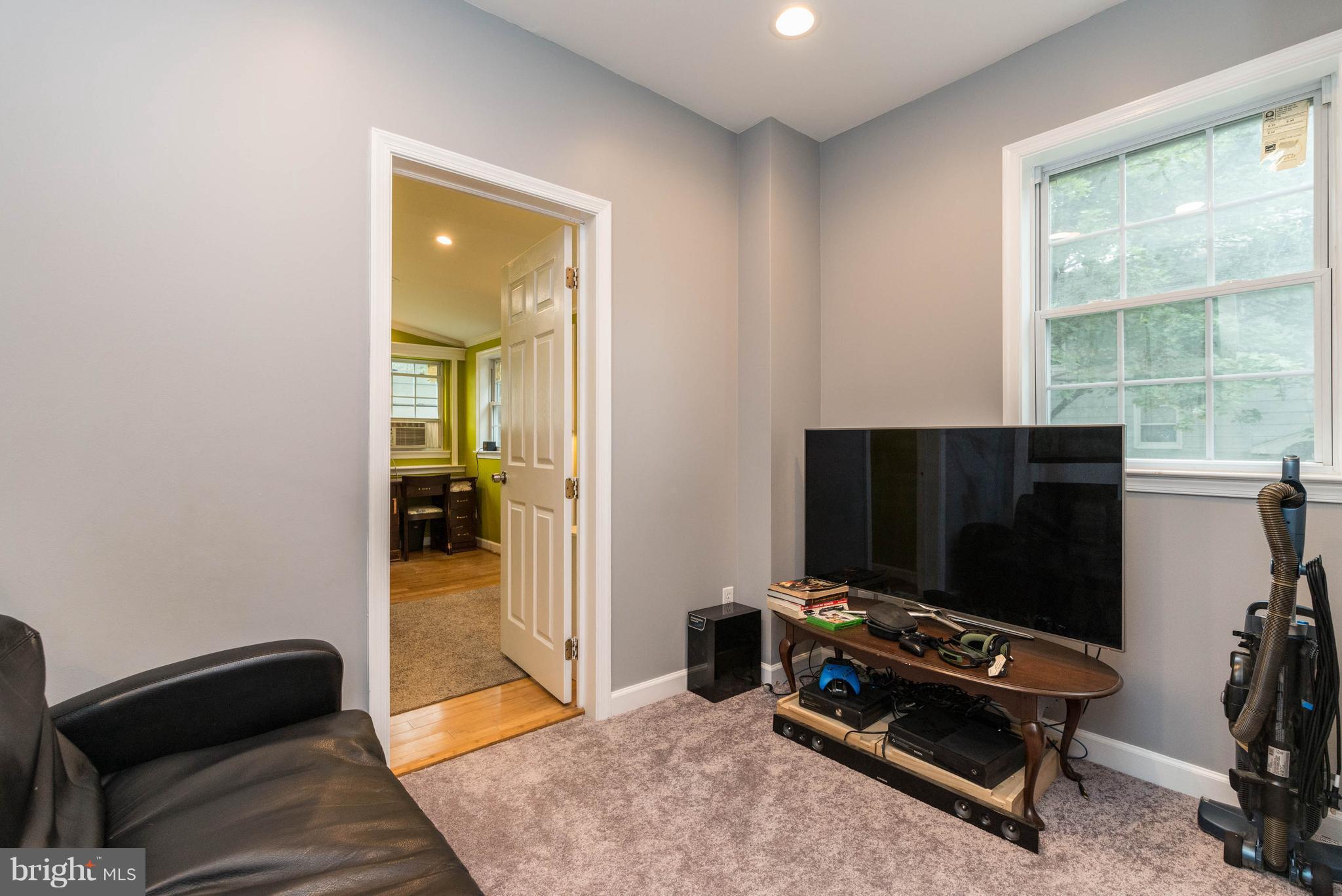 LANDSDOWNE - Residential