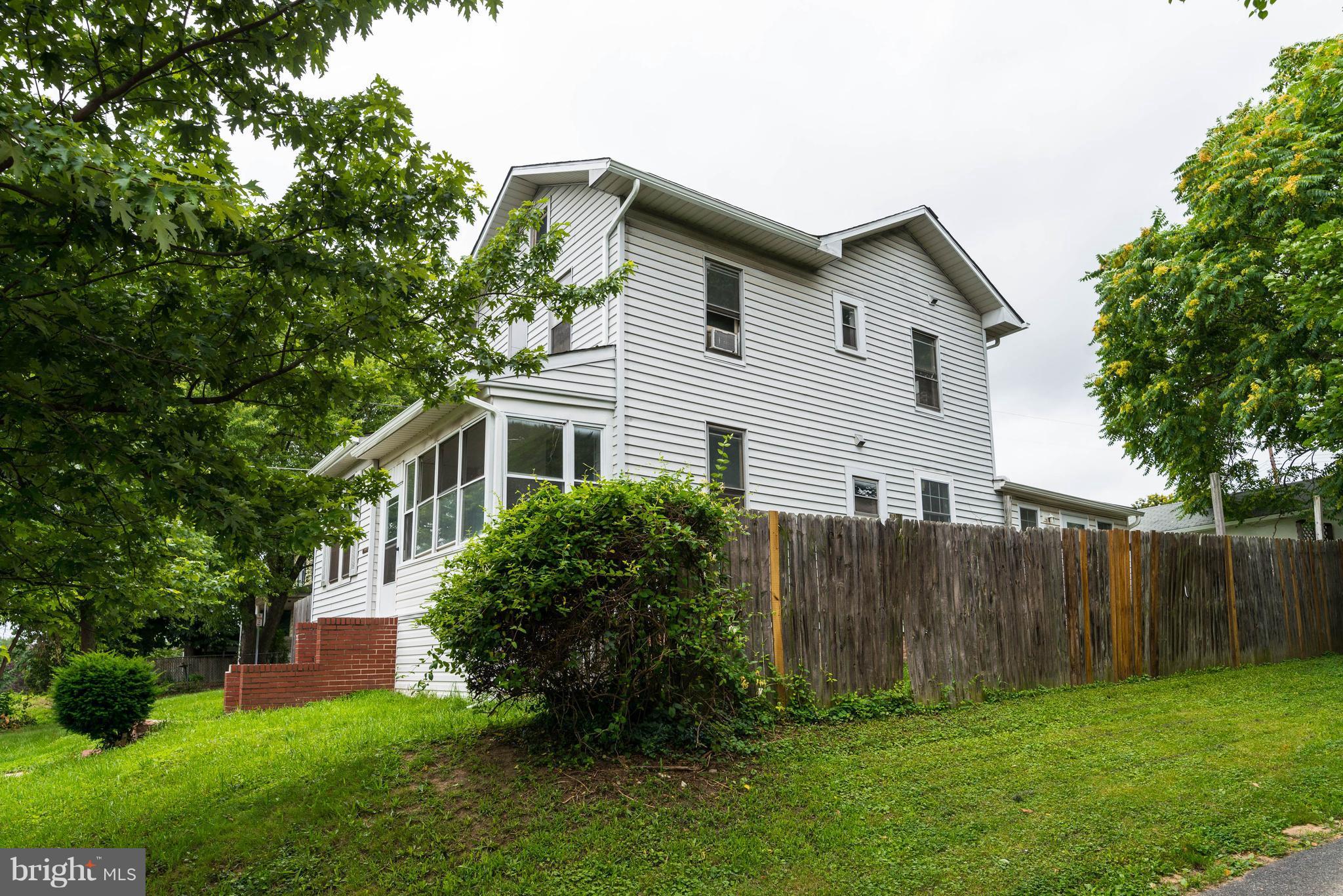 LANDSDOWNE - Residential