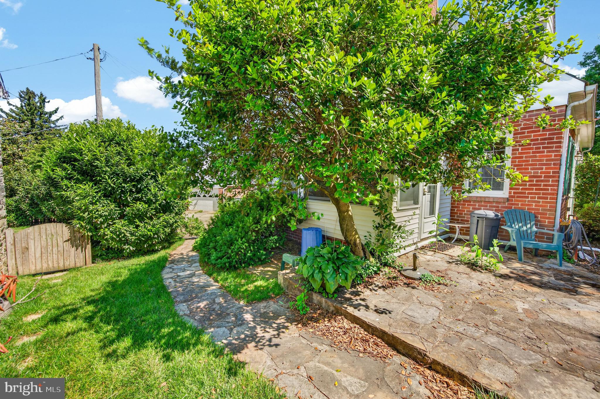 506 DOGWOOD LANE