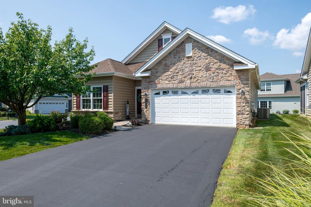 Photo of 1425 EMERSON DR, MOUNT JOY, PA 17552 (MLS # PALA2038884)