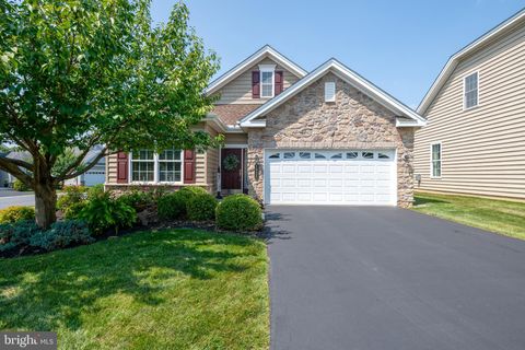 Photo of 1425 EMERSON DR, MOUNT JOY, PA 17552 (MLS # PALA2038884)