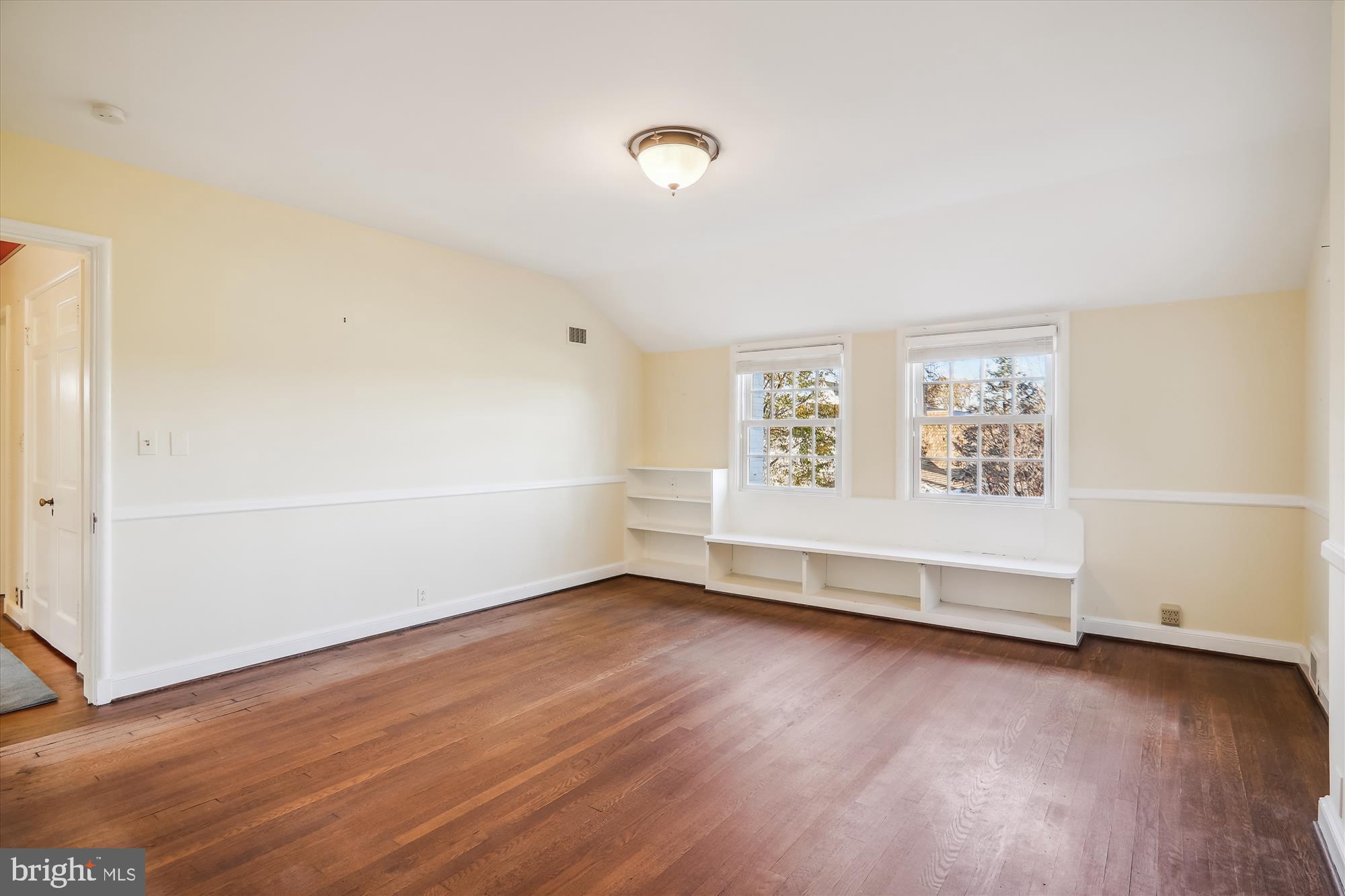 MANOR PARK - Residential