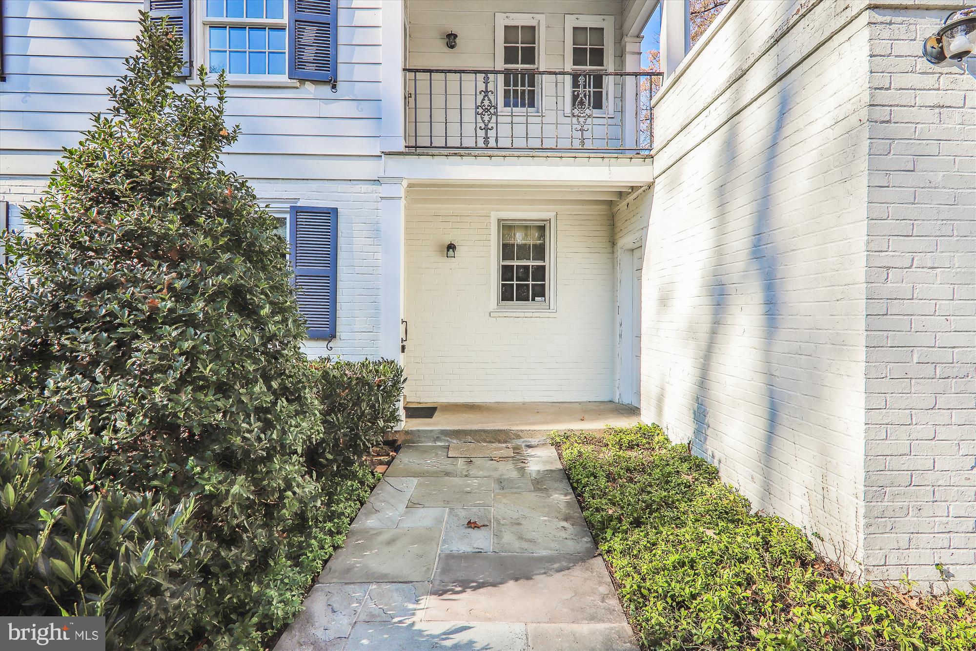 MANOR PARK - Residential