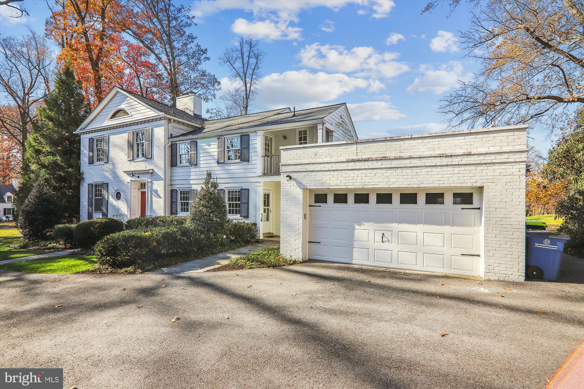 MANOR PARK - Residential