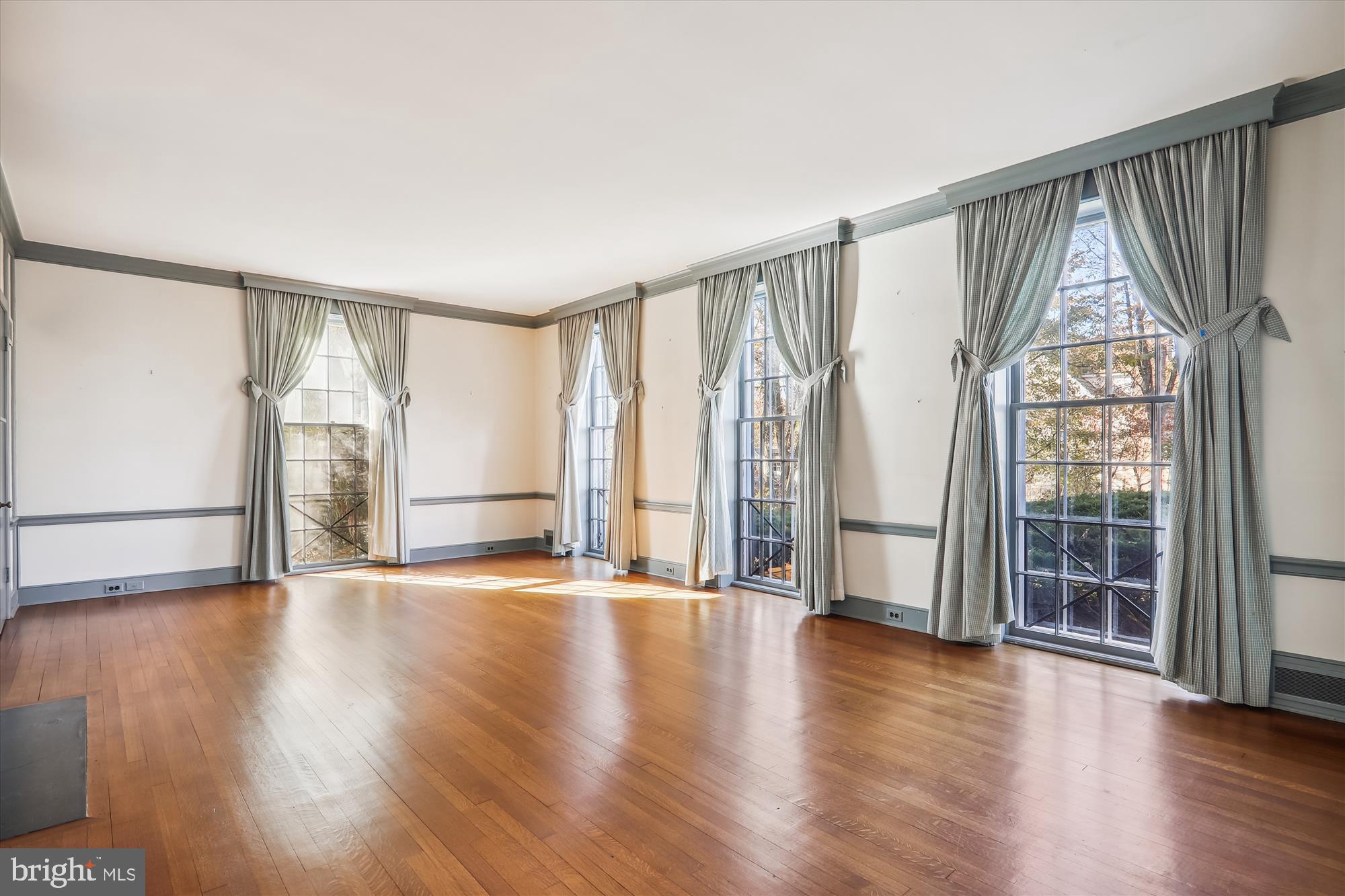 MANOR PARK - Residential