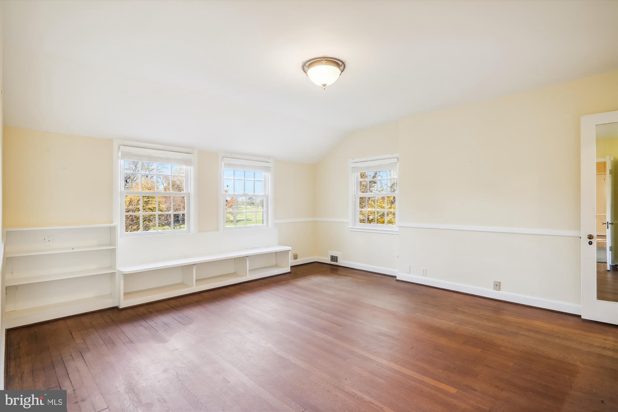 MANOR PARK - Residential