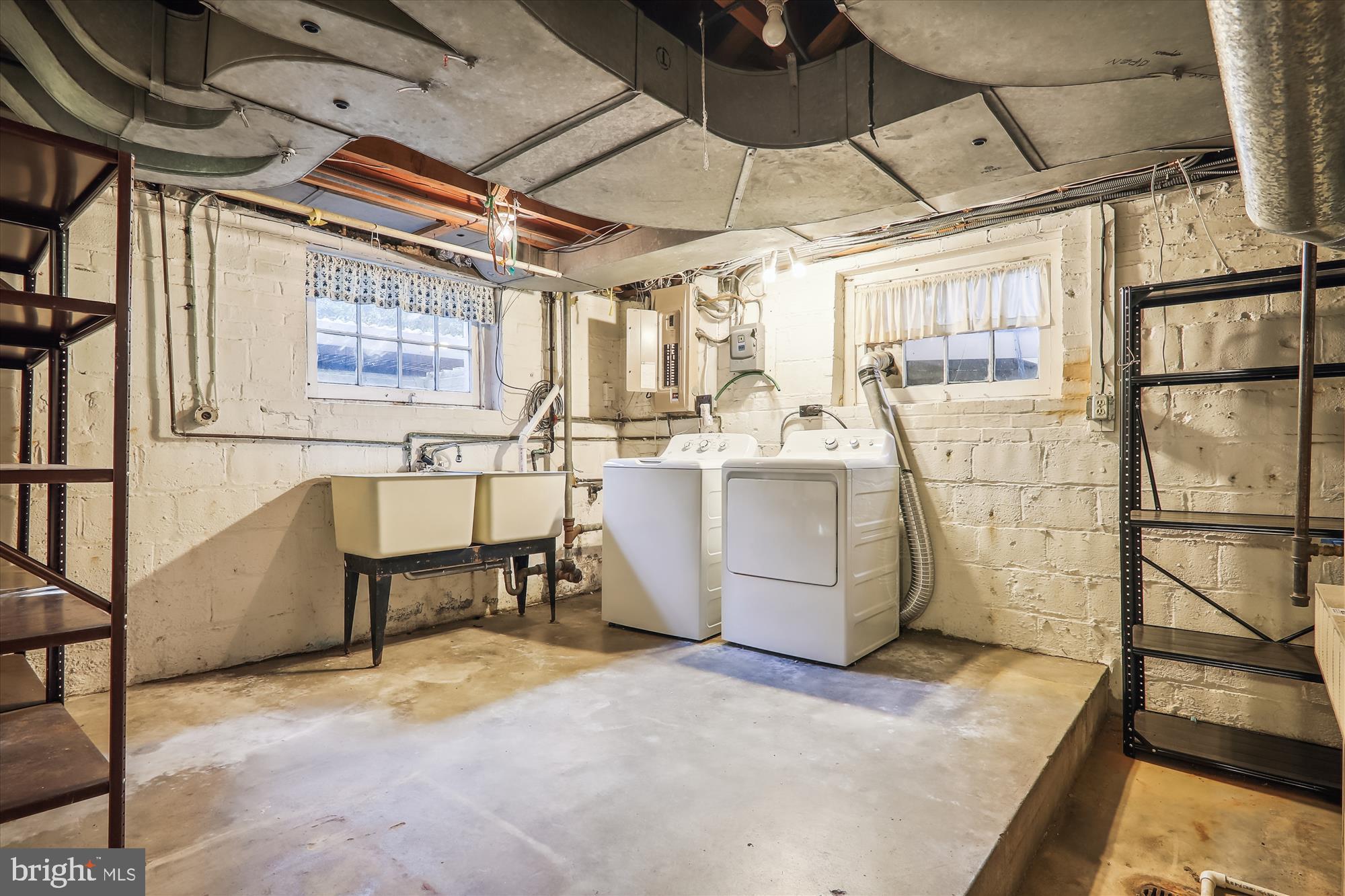 MANOR PARK - Residential