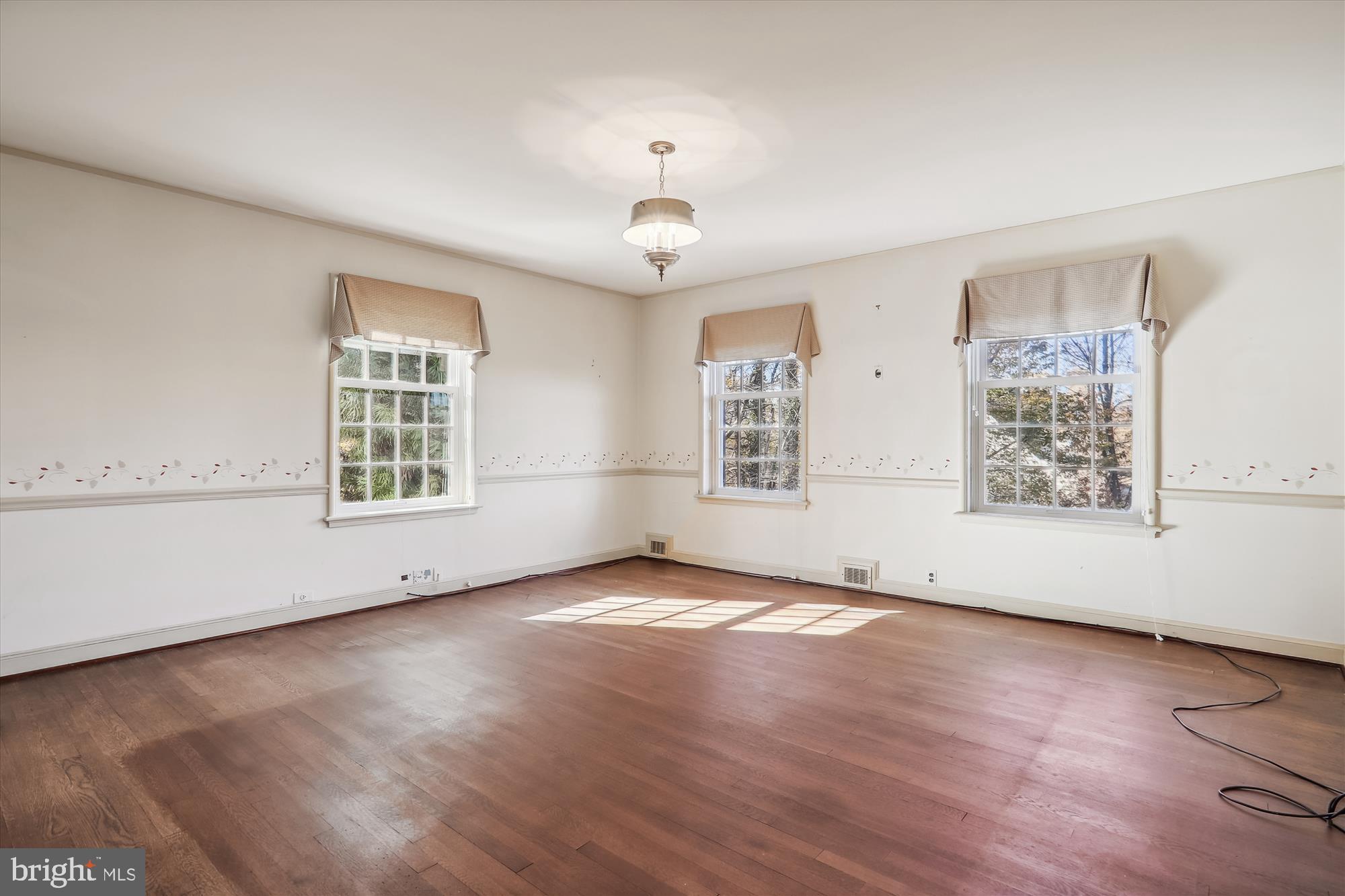 MANOR PARK - Residential