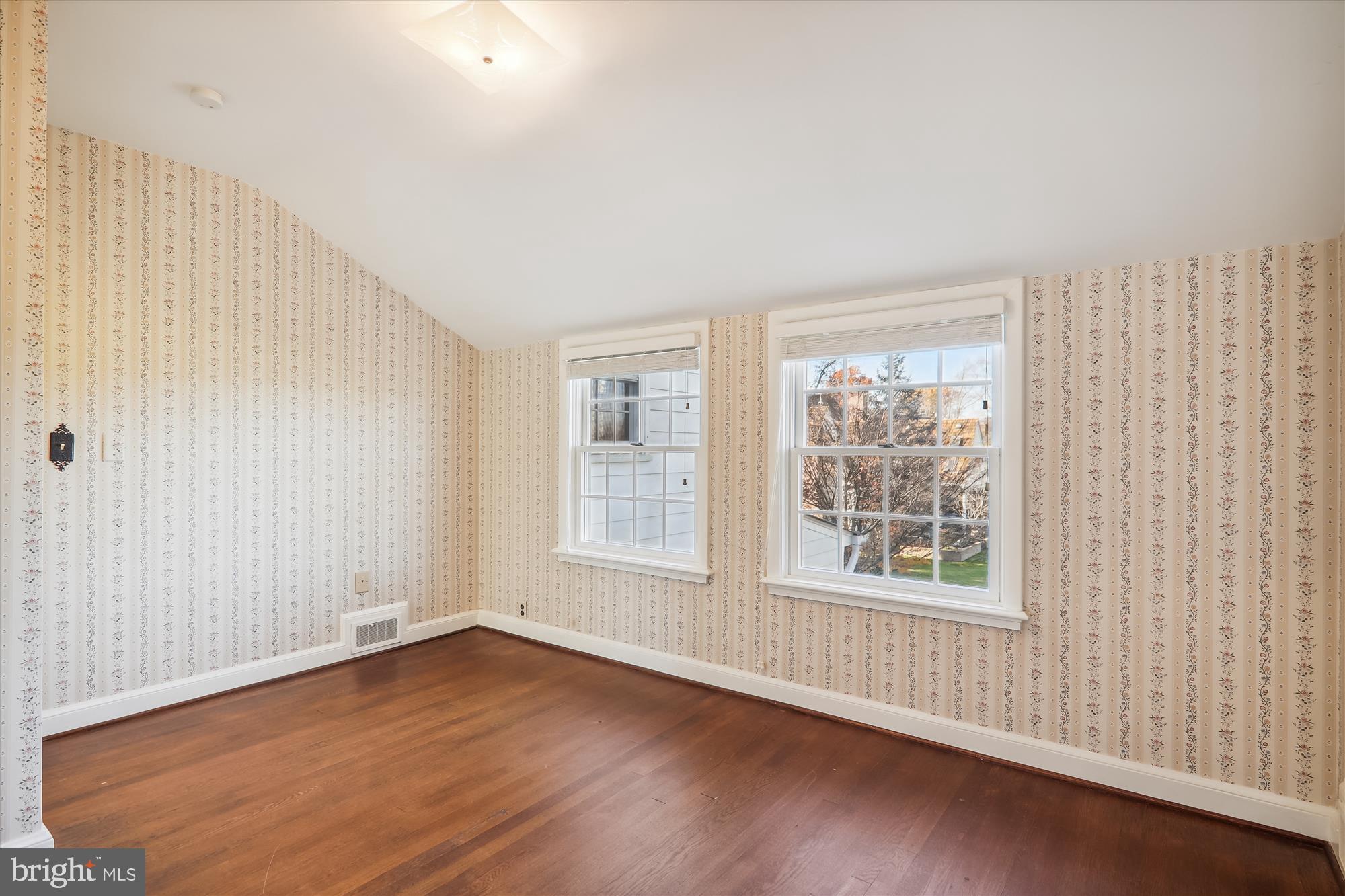 MANOR PARK - Residential