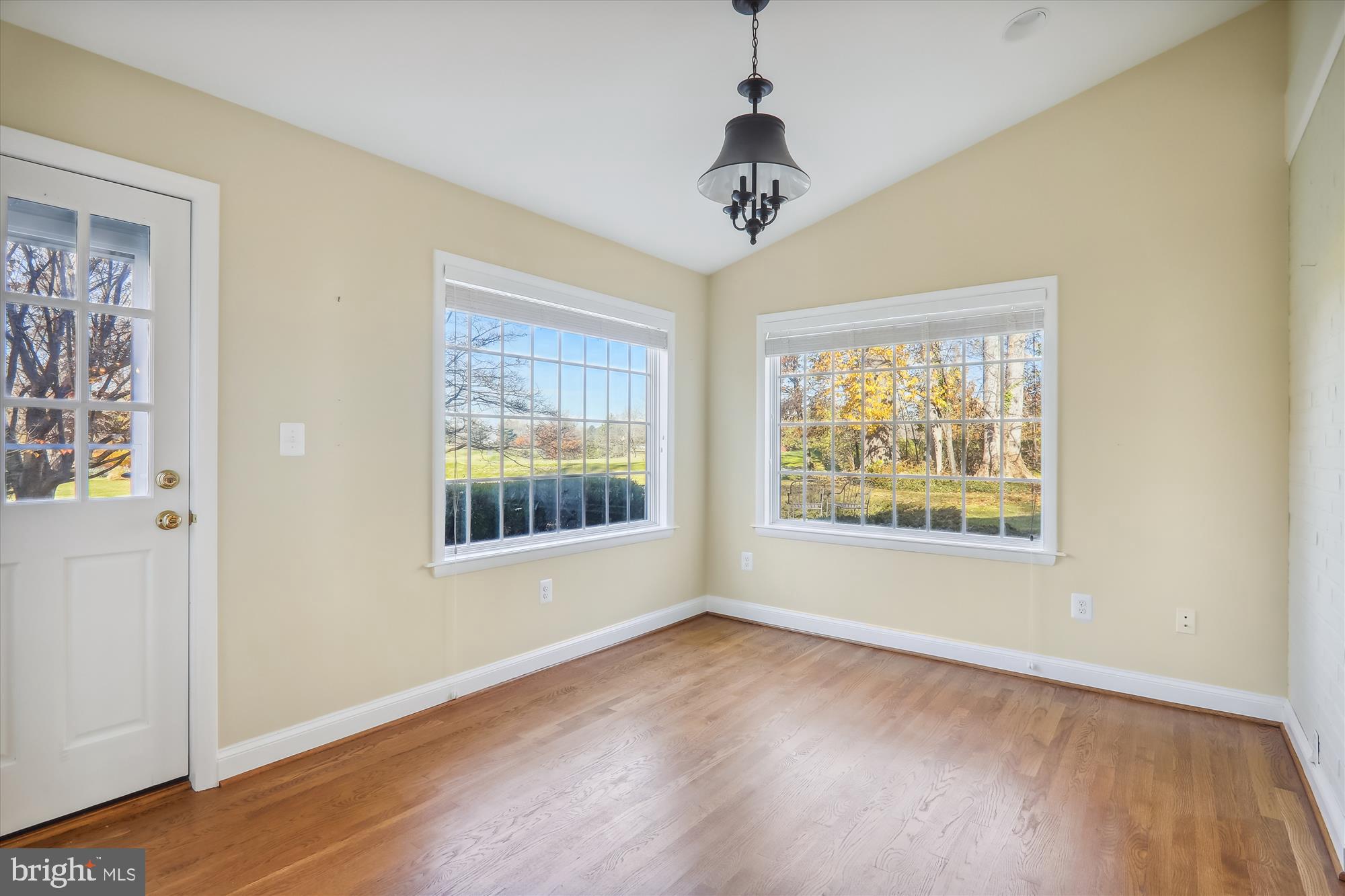 MANOR PARK - Residential