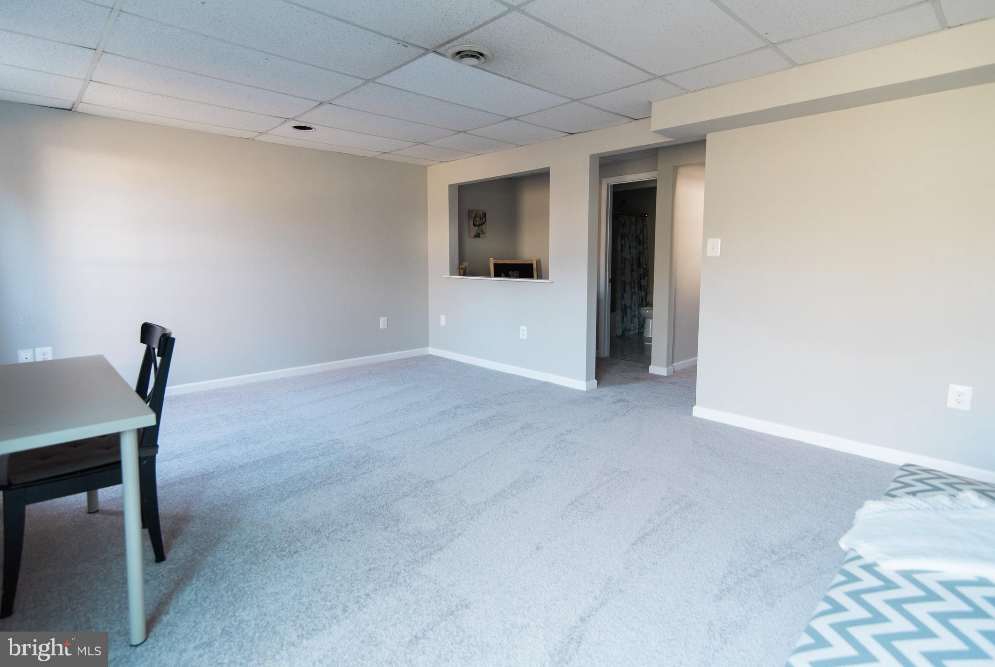 VILLAGE OF THOMAS RUN - Residential