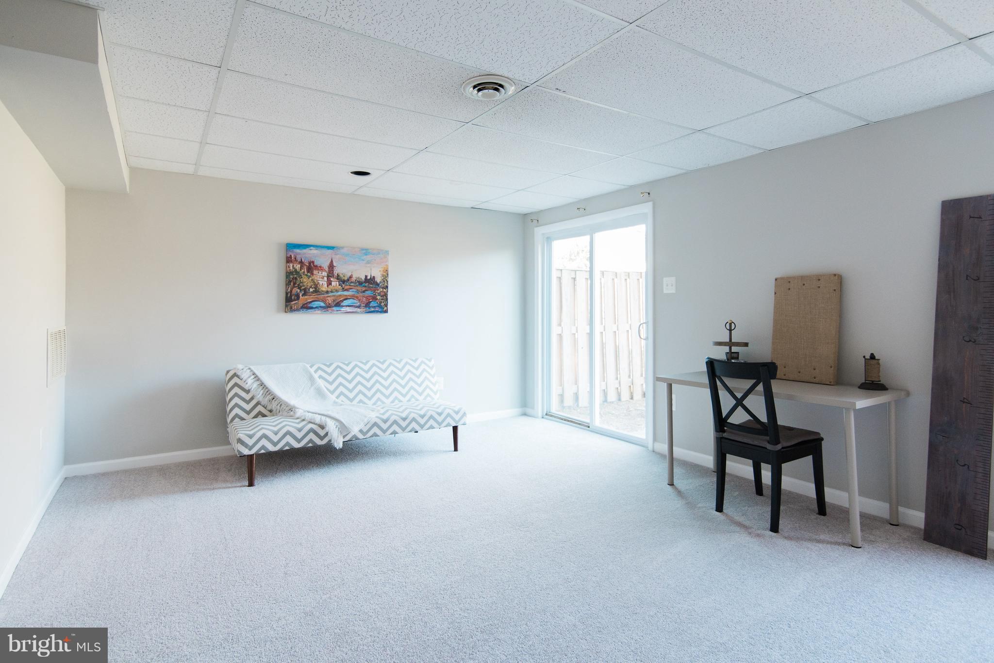 VILLAGE OF THOMAS RUN - Residential