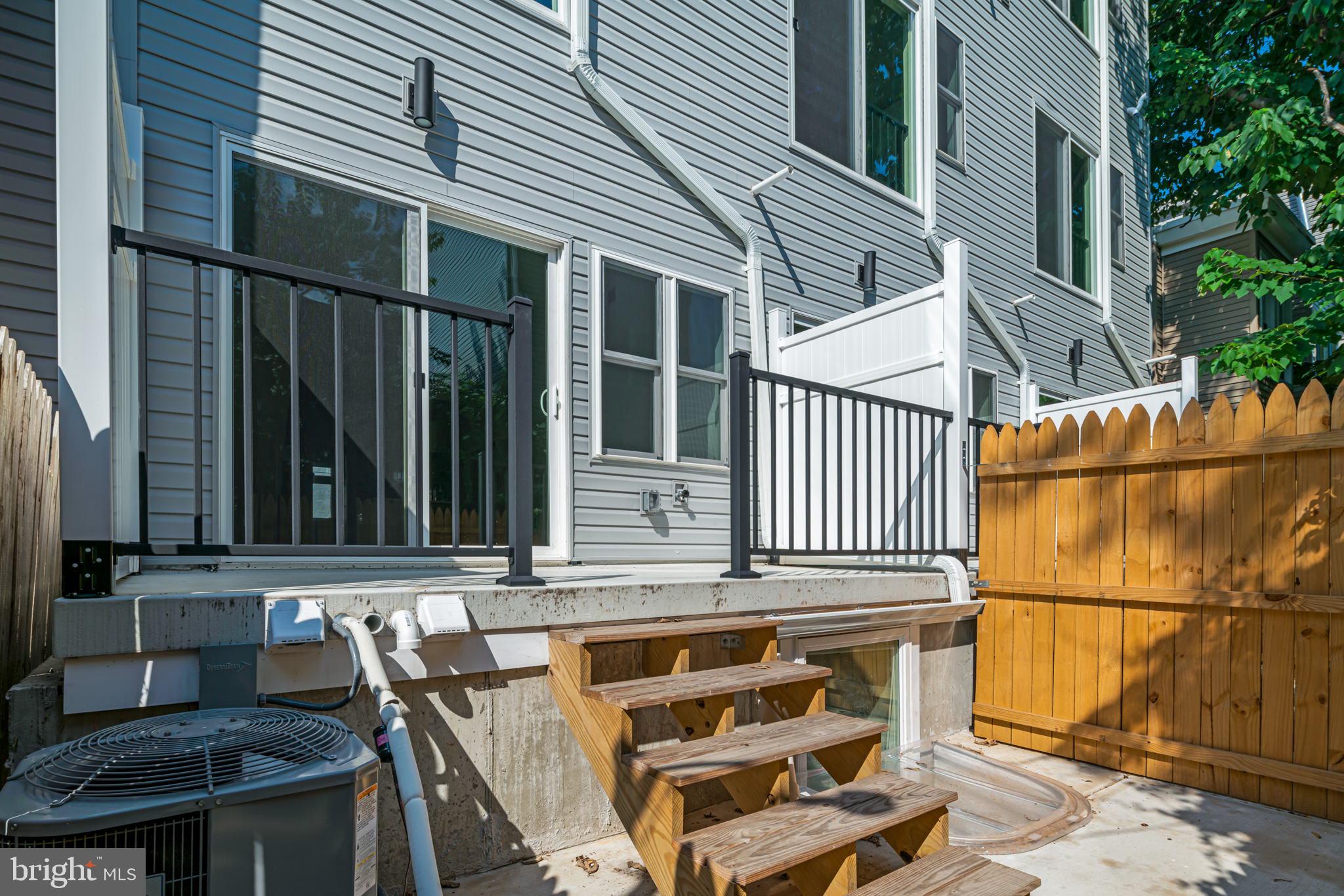 GRAYS FERRY - Commercial Sale