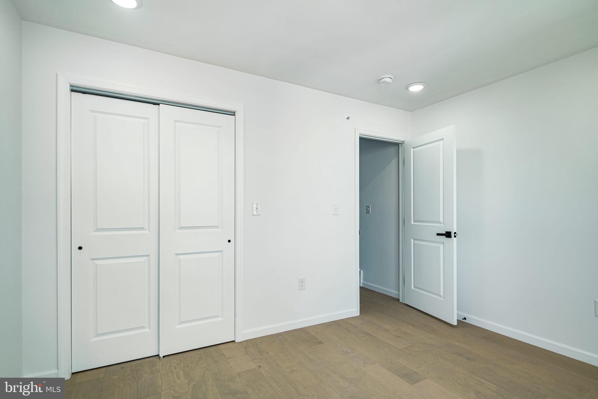 GRAYS FERRY - Commercial Sale