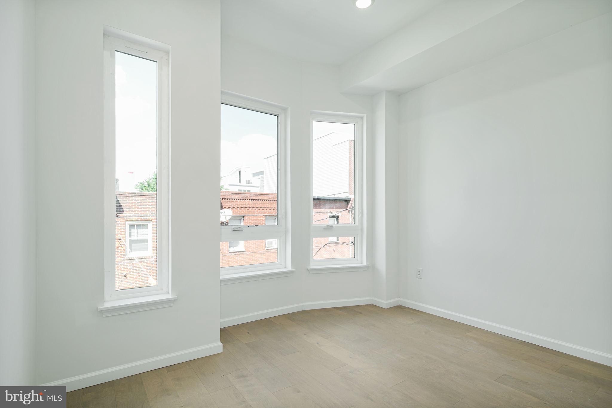 GRAYS FERRY - Commercial Sale