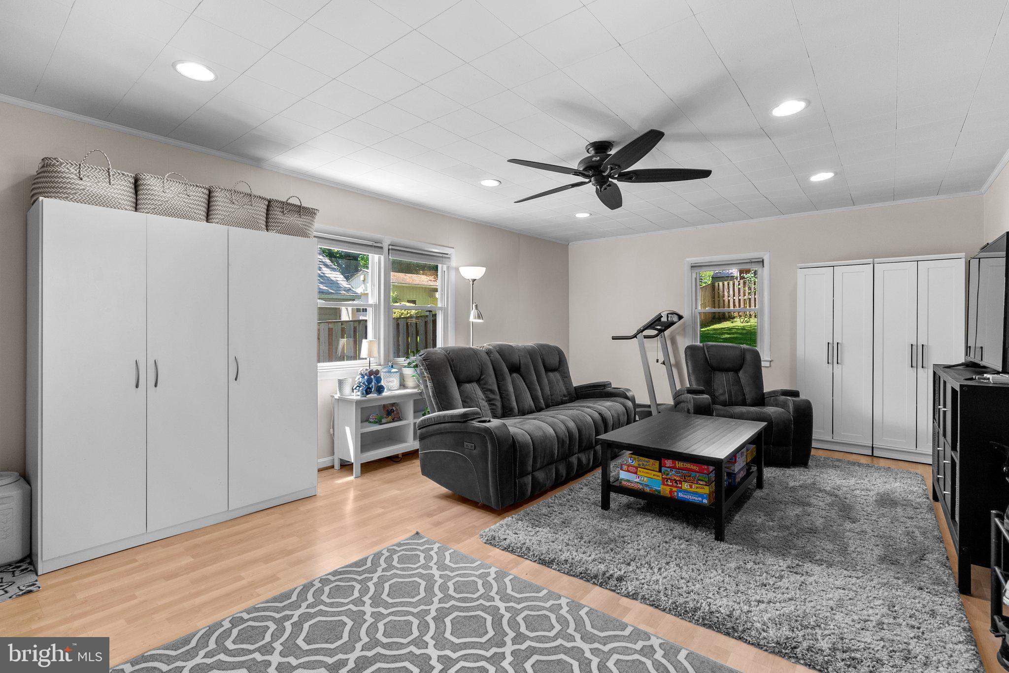 WHEATON WOODS - Residential