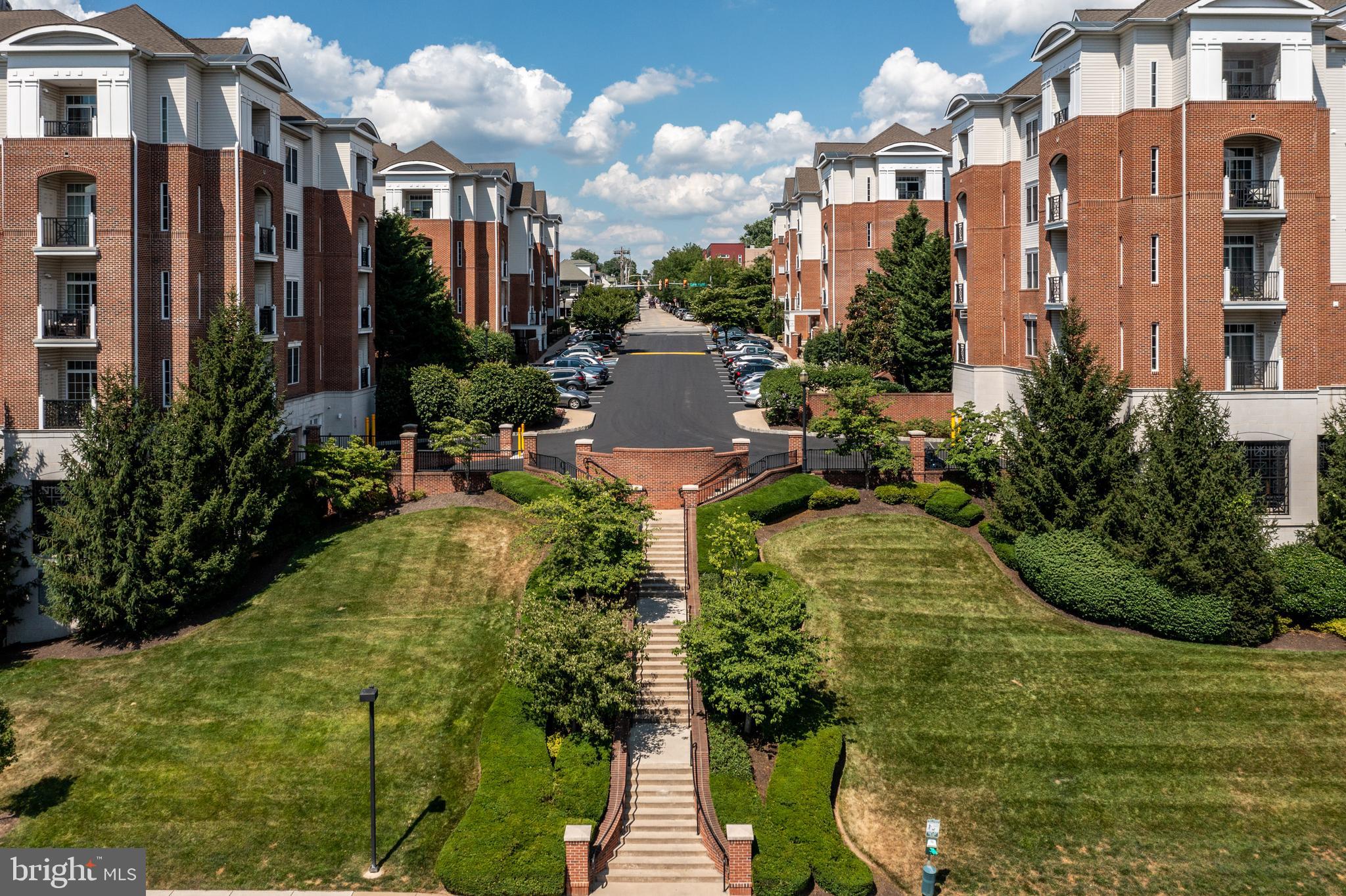 THE GRANDE AT RIVERVIEW - Residential