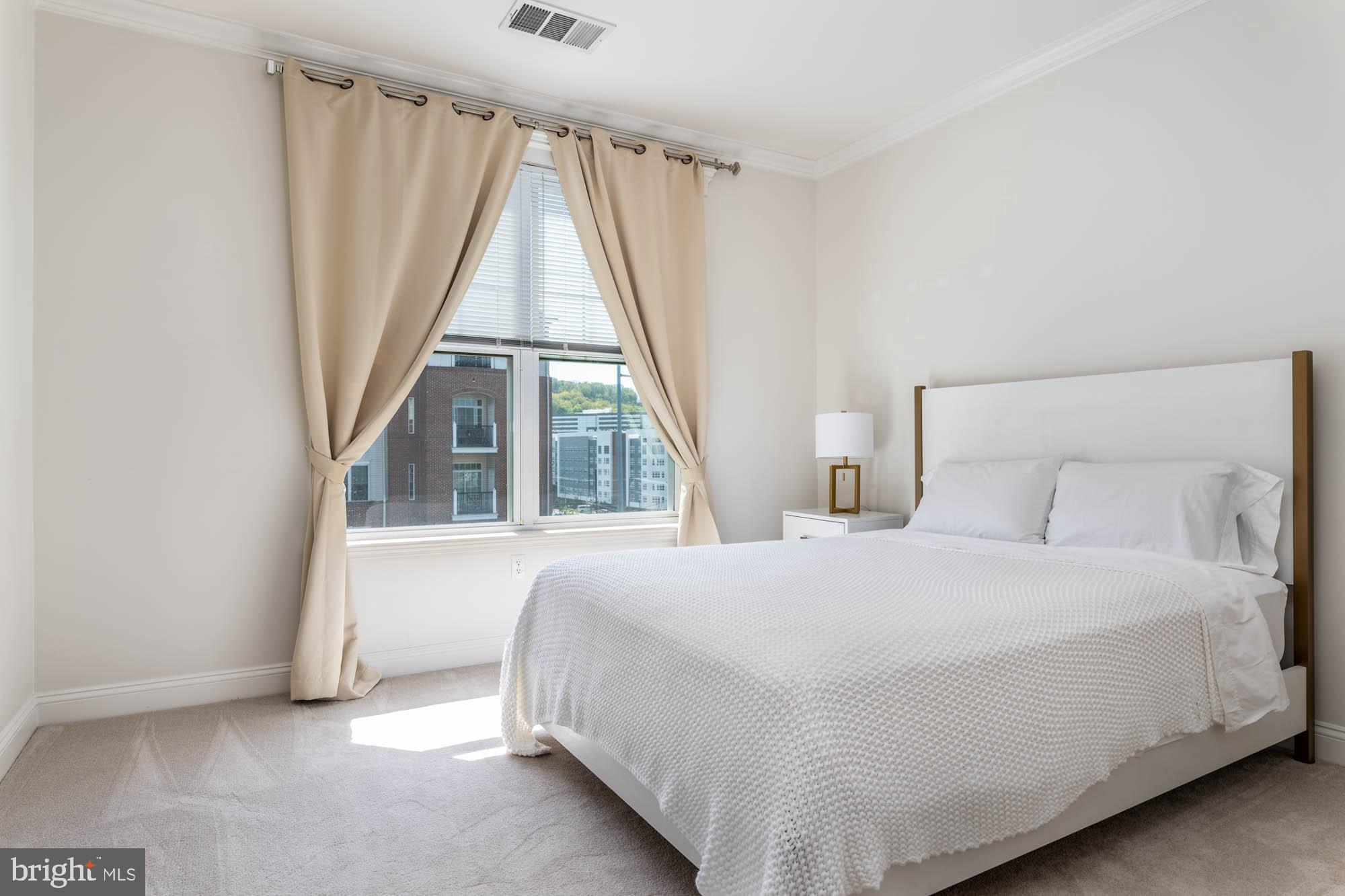 THE GRANDE AT RIVERVIEW - Residential