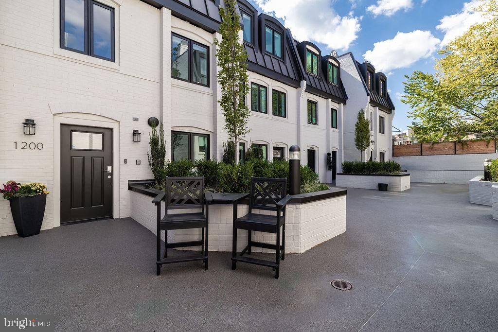 Photo of 1202 Potomac Street NW, WASHINGTON, DC 20007 (MLS # DCDC2229986)