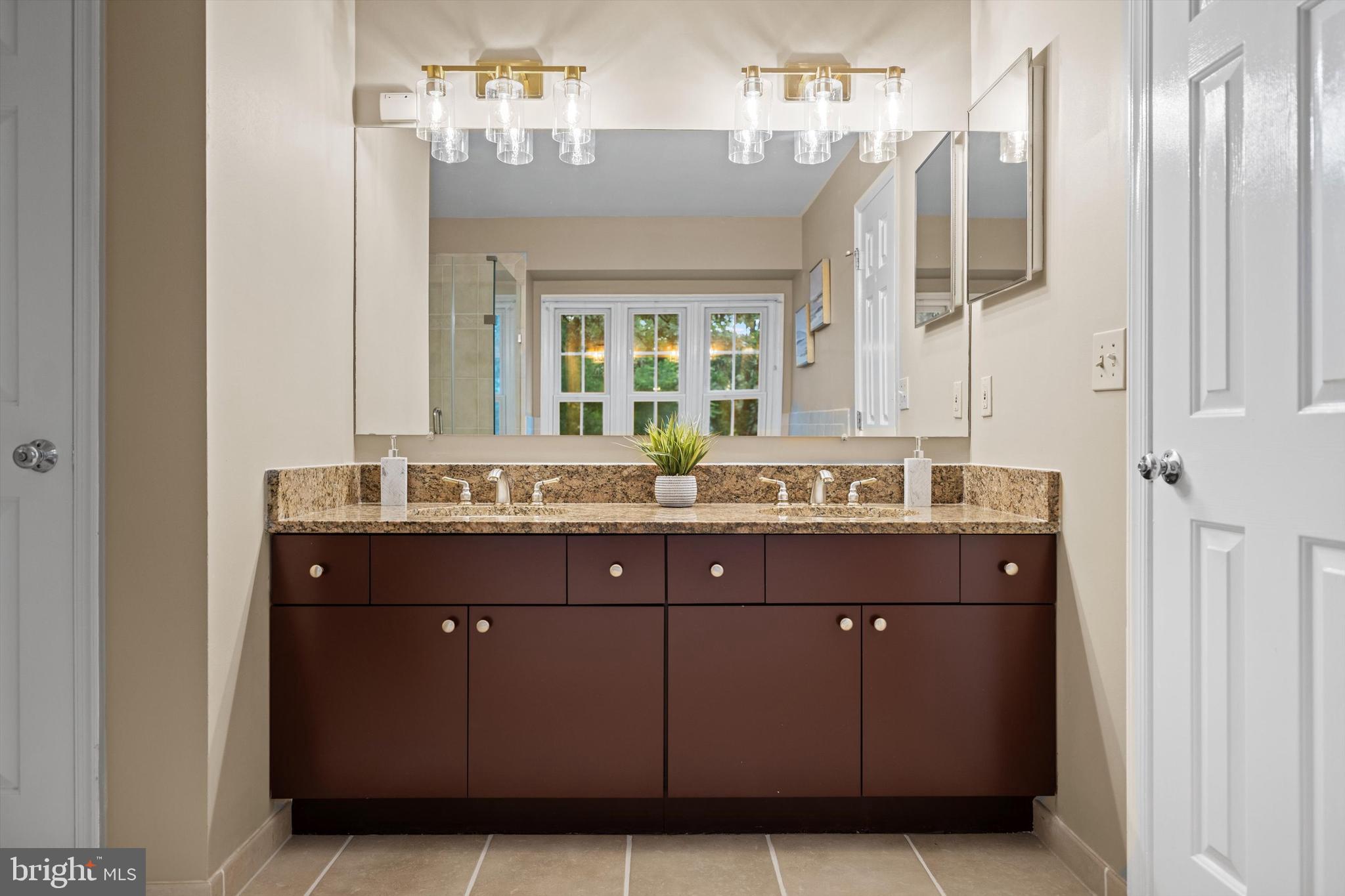 CHATHAM SQUARE - Residential