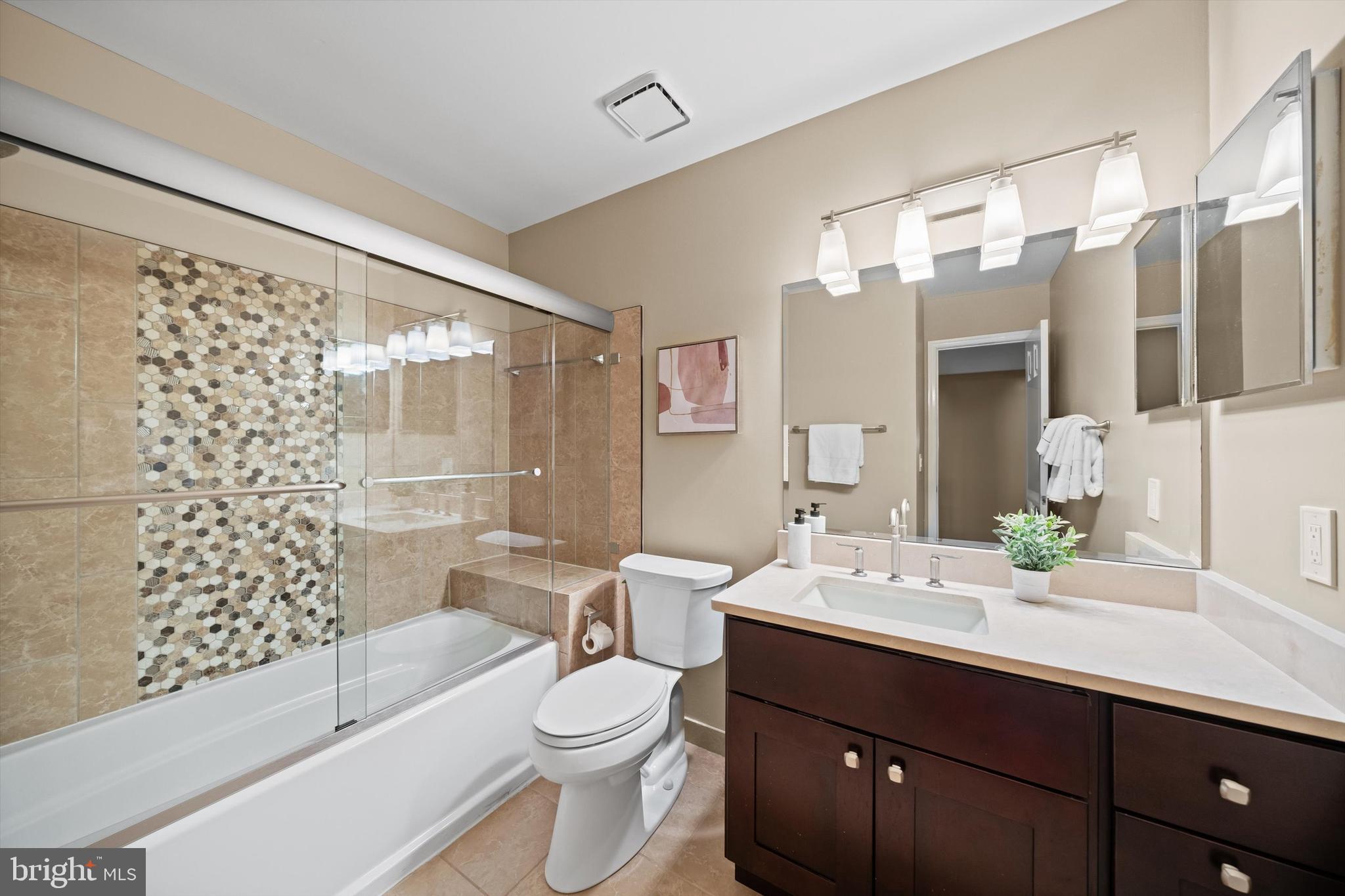 CHATHAM SQUARE - Residential