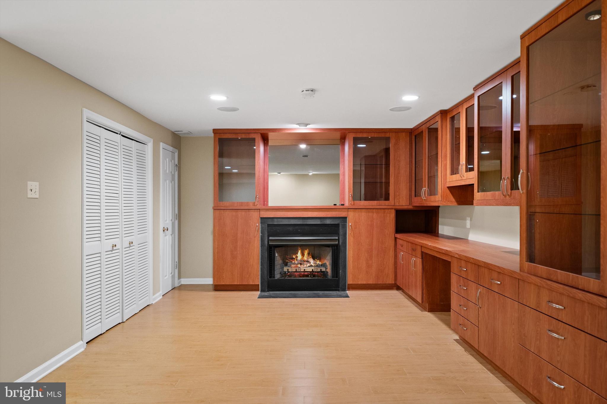 CHATHAM SQUARE - Residential