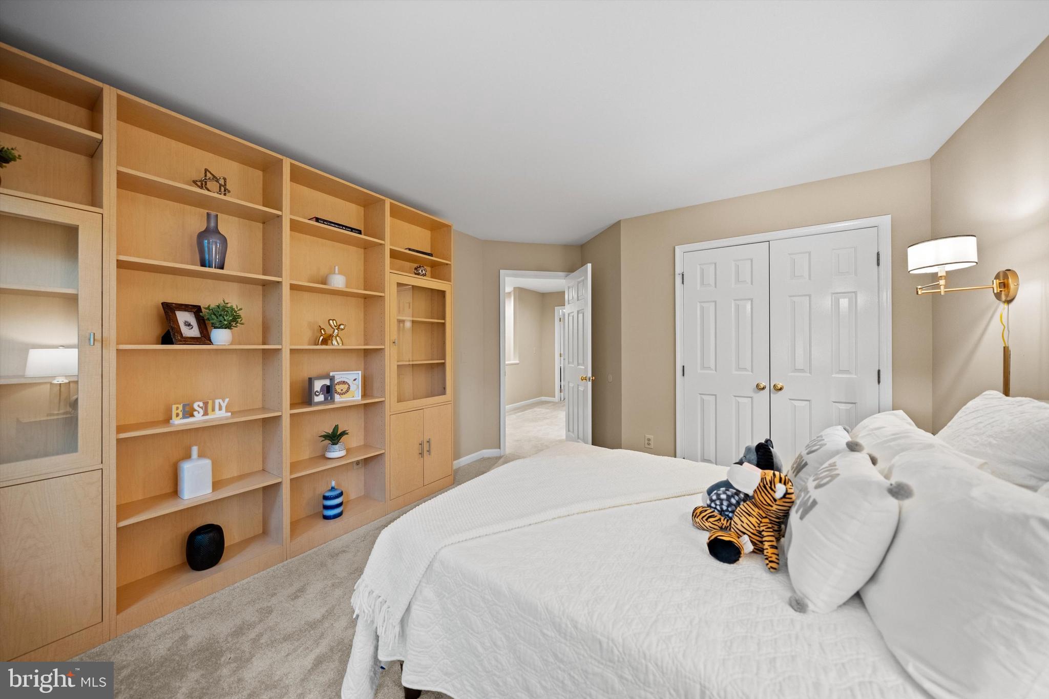 CHATHAM SQUARE - Residential