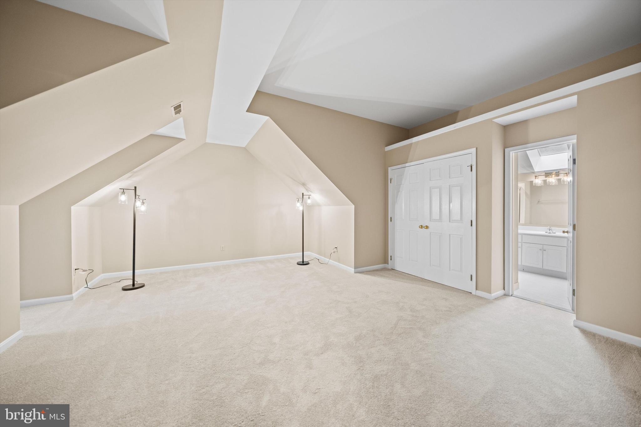 CHATHAM SQUARE - Residential