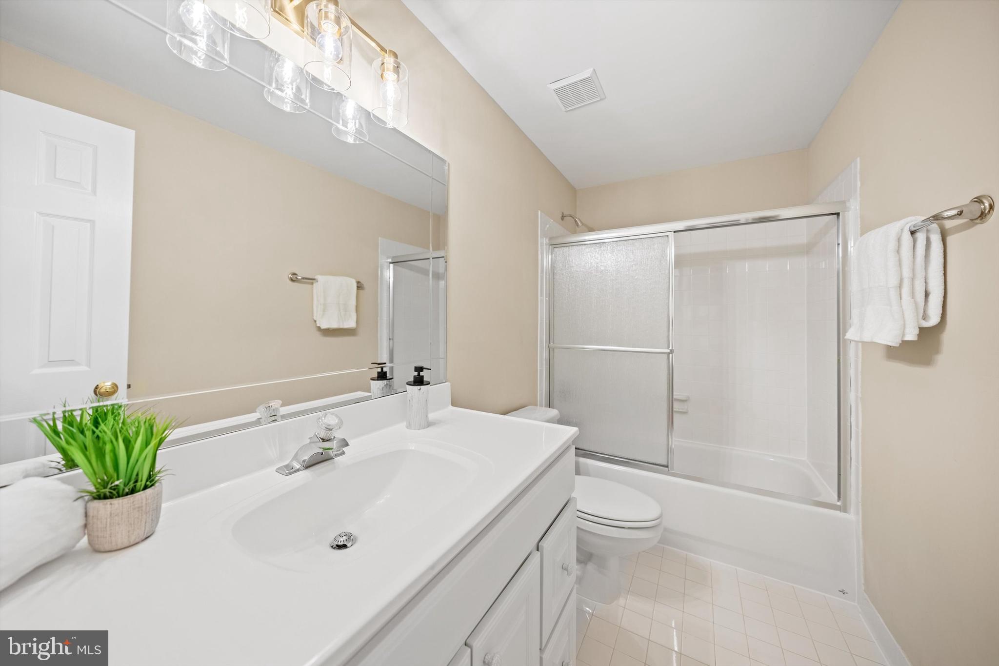 CHATHAM SQUARE - Residential