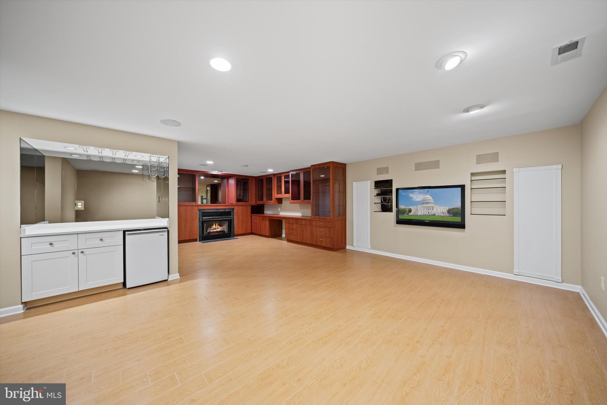 CHATHAM SQUARE - Residential