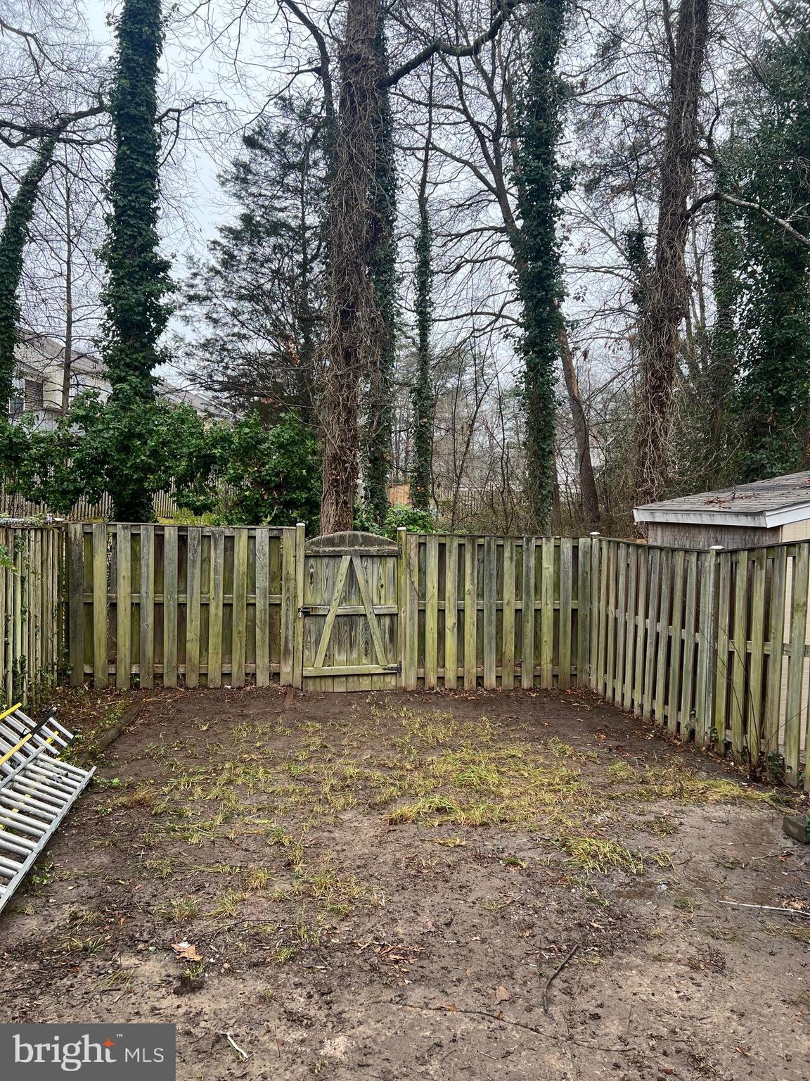 HUNTINGTON NEIGHBORHOOD - Residential Lease