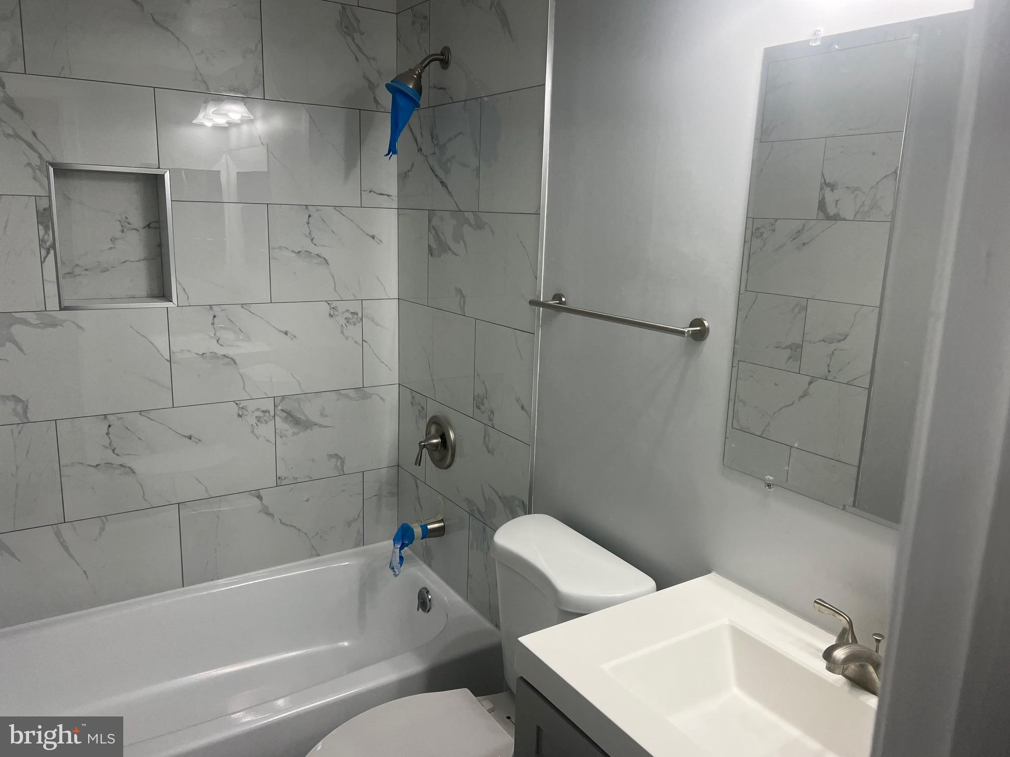 HUNTINGTON NEIGHBORHOOD - Residential Lease