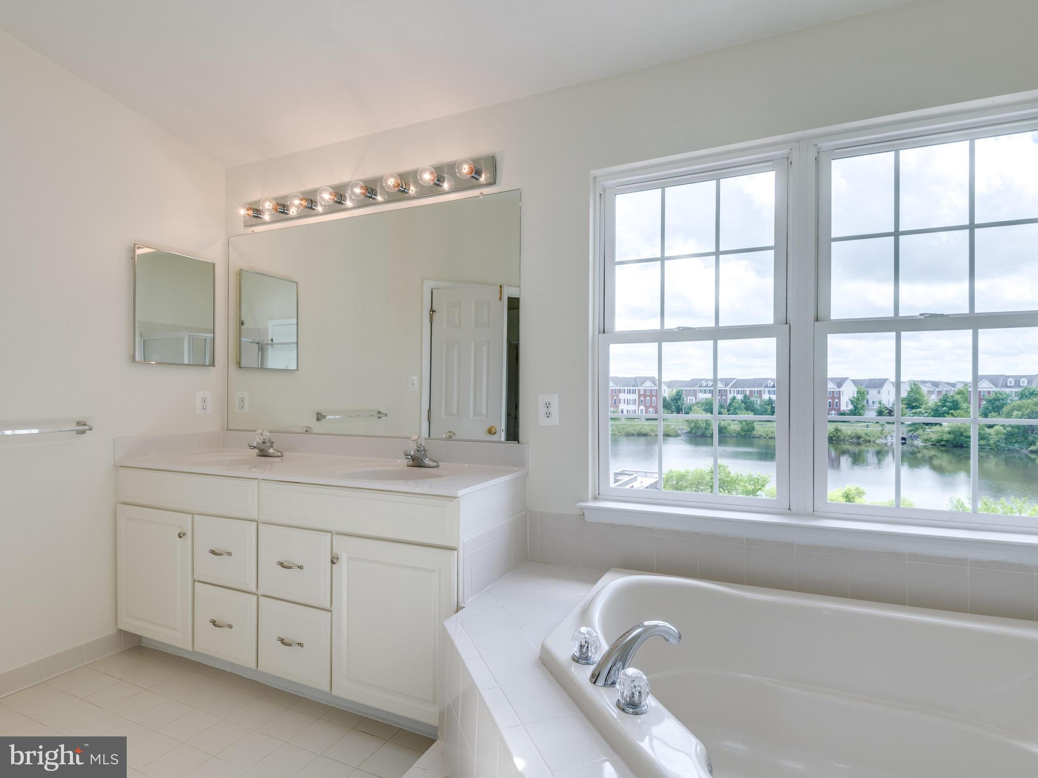 SOUTH RIDING - Residential