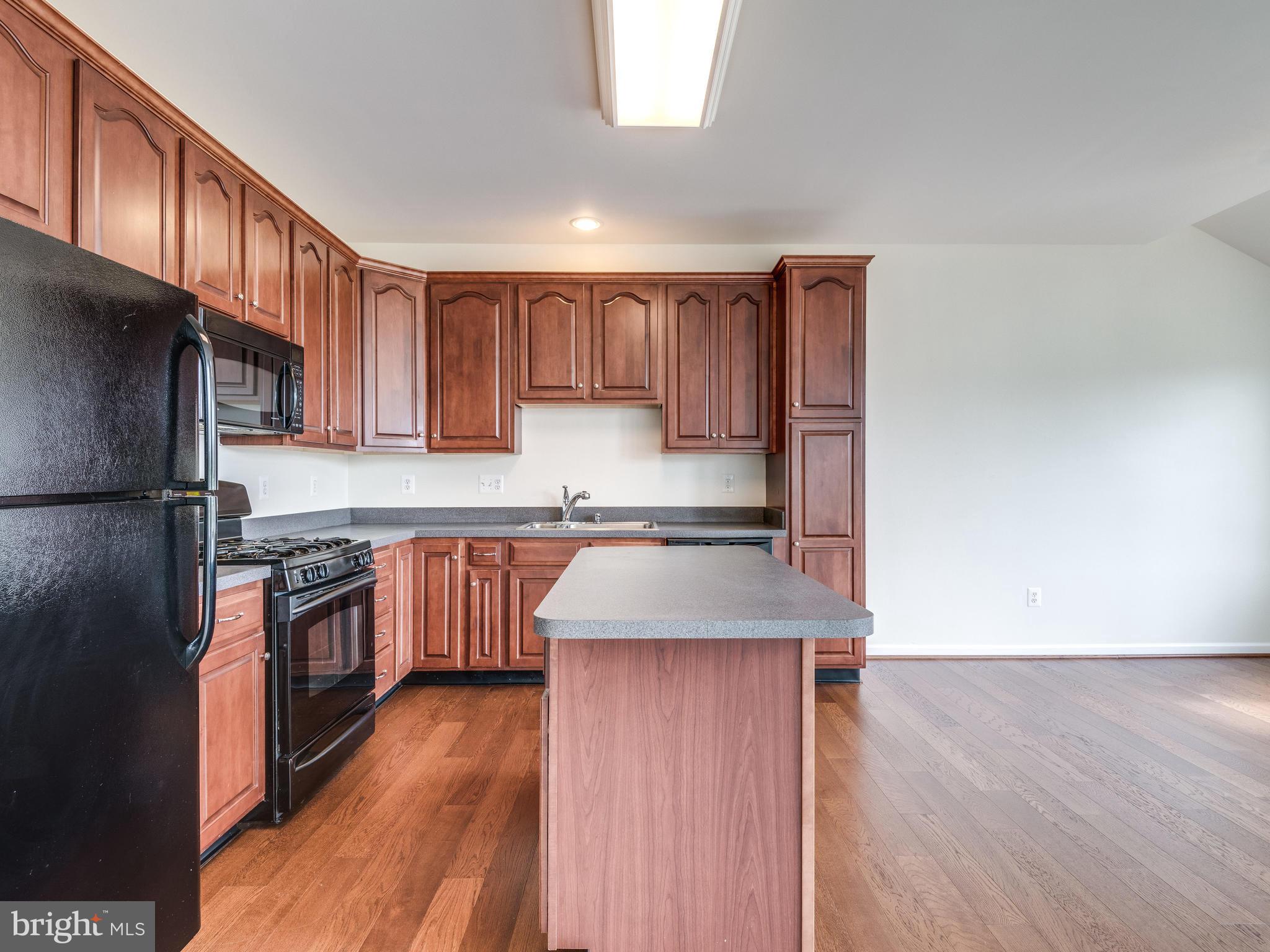 SOUTH RIDING - Residential