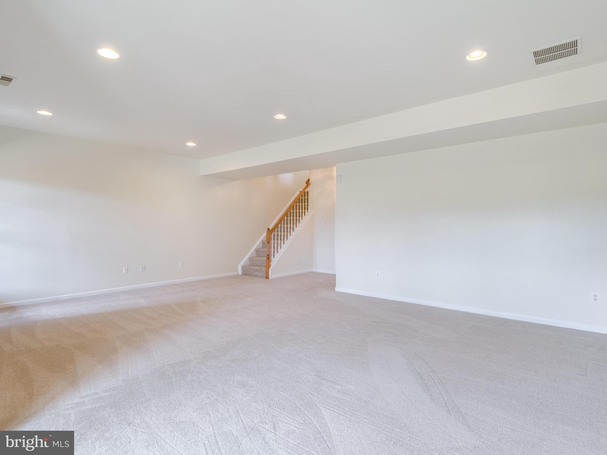 SOUTH RIDING - Residential