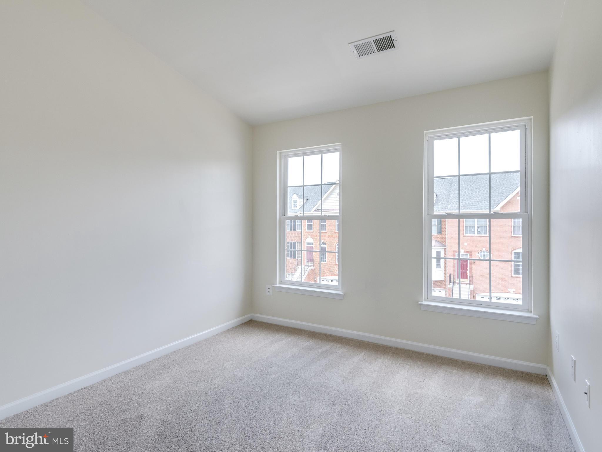 SOUTH RIDING - Residential