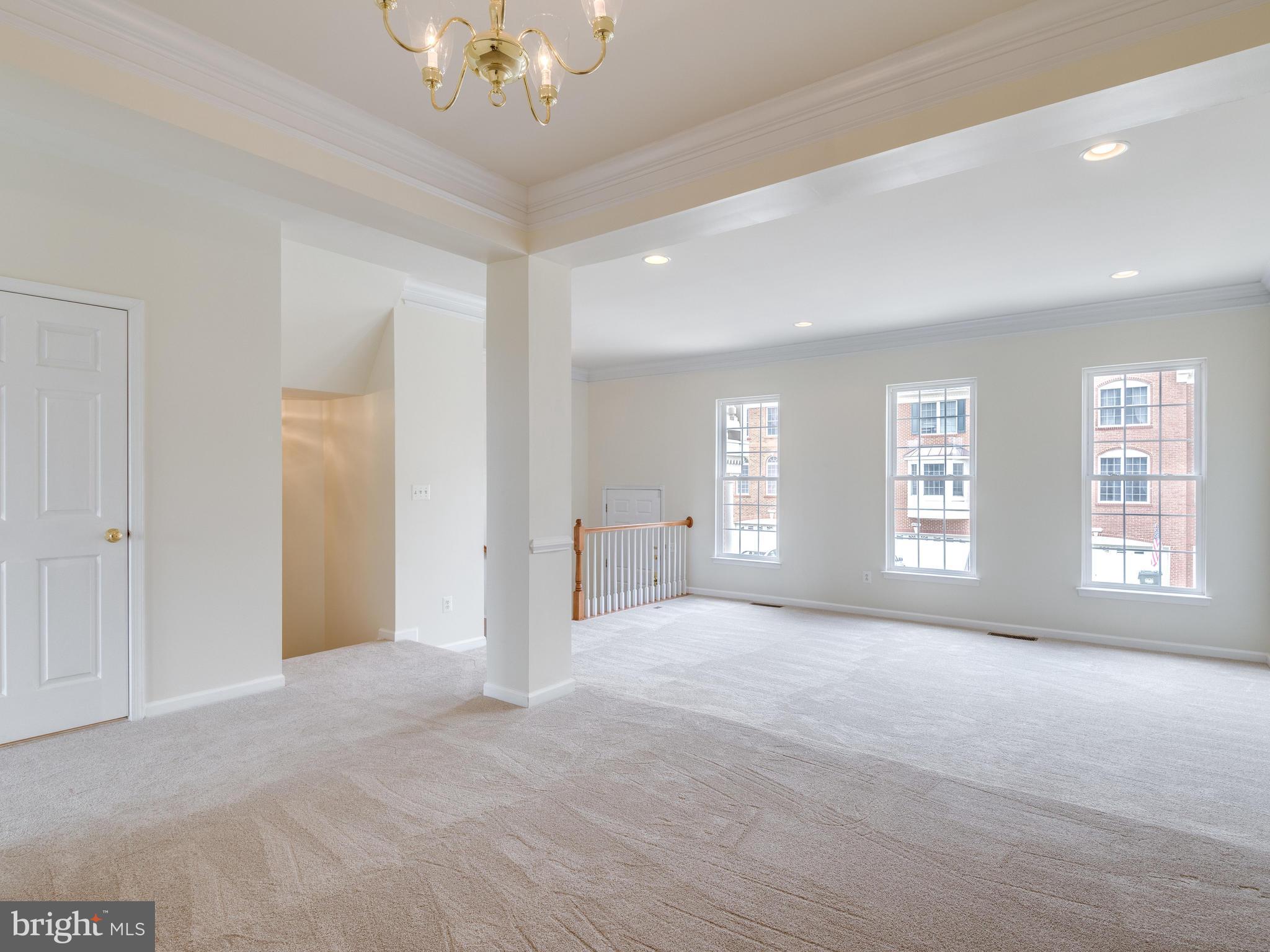 SOUTH RIDING - Residential