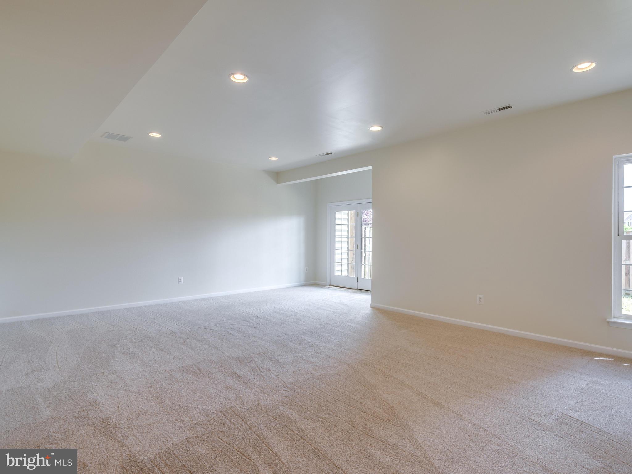 SOUTH RIDING - Residential