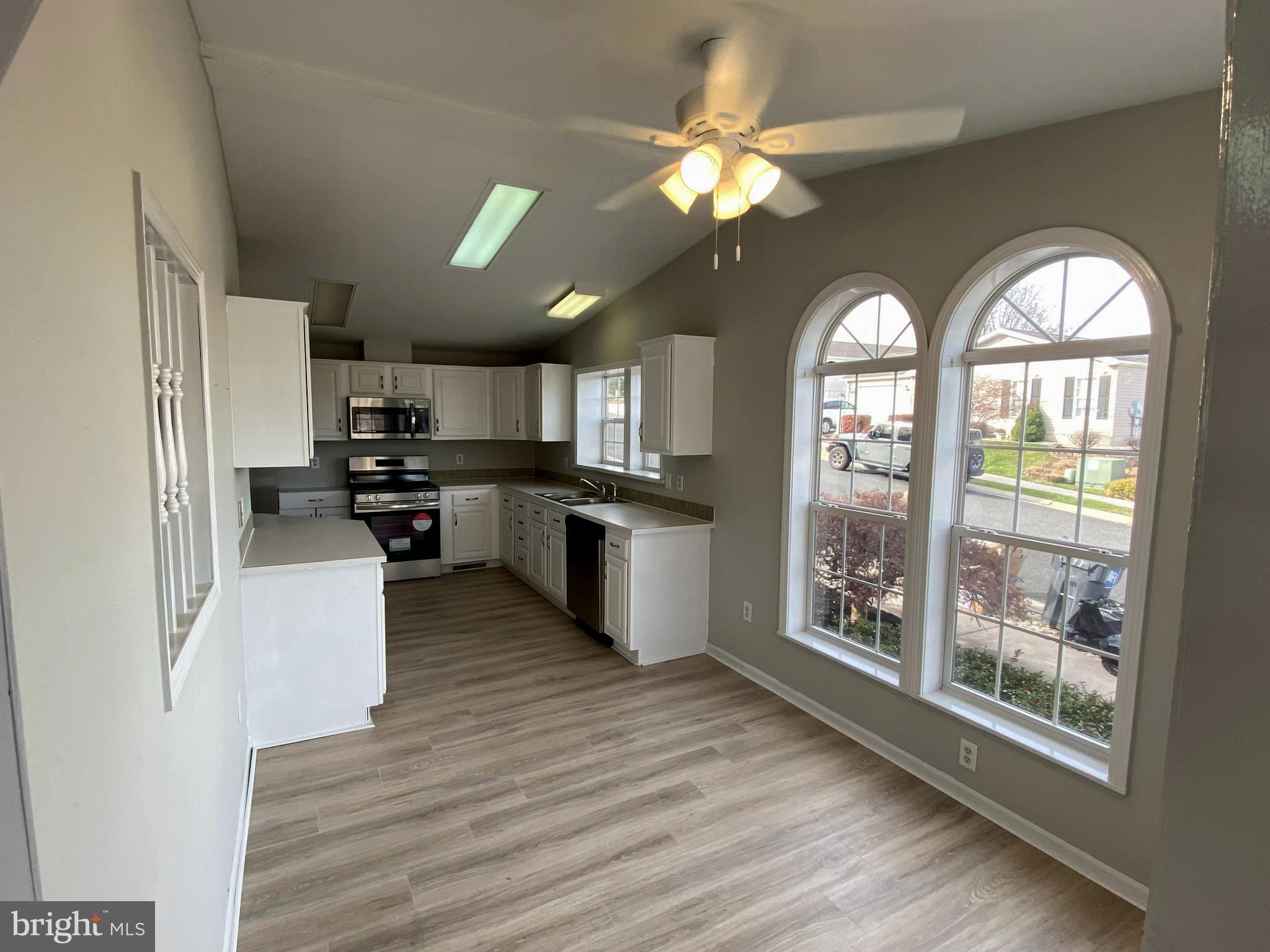 CREEKWOOD VILLAGE - Residential