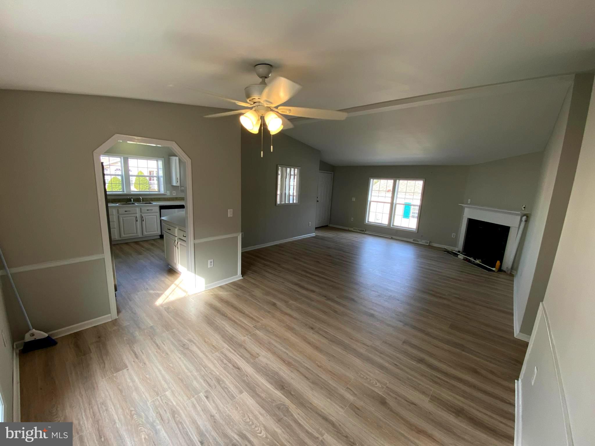 CREEKWOOD VILLAGE - Residential