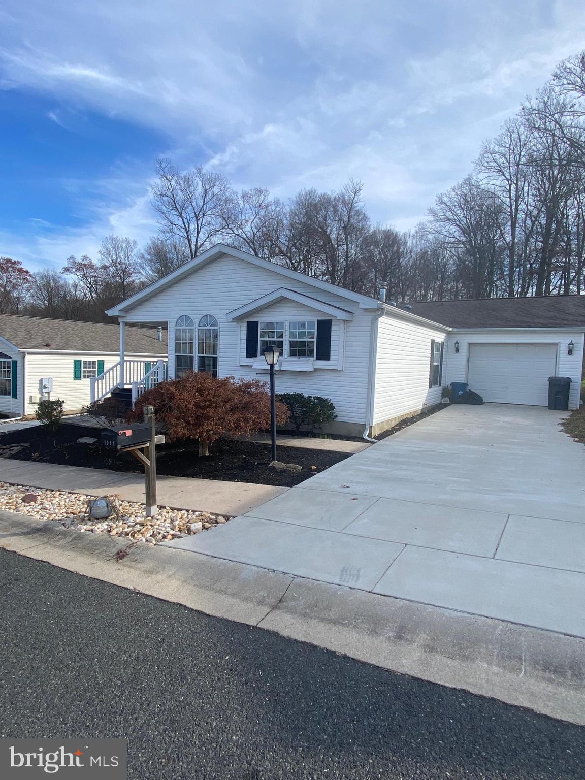 CREEKWOOD VILLAGE - Residential