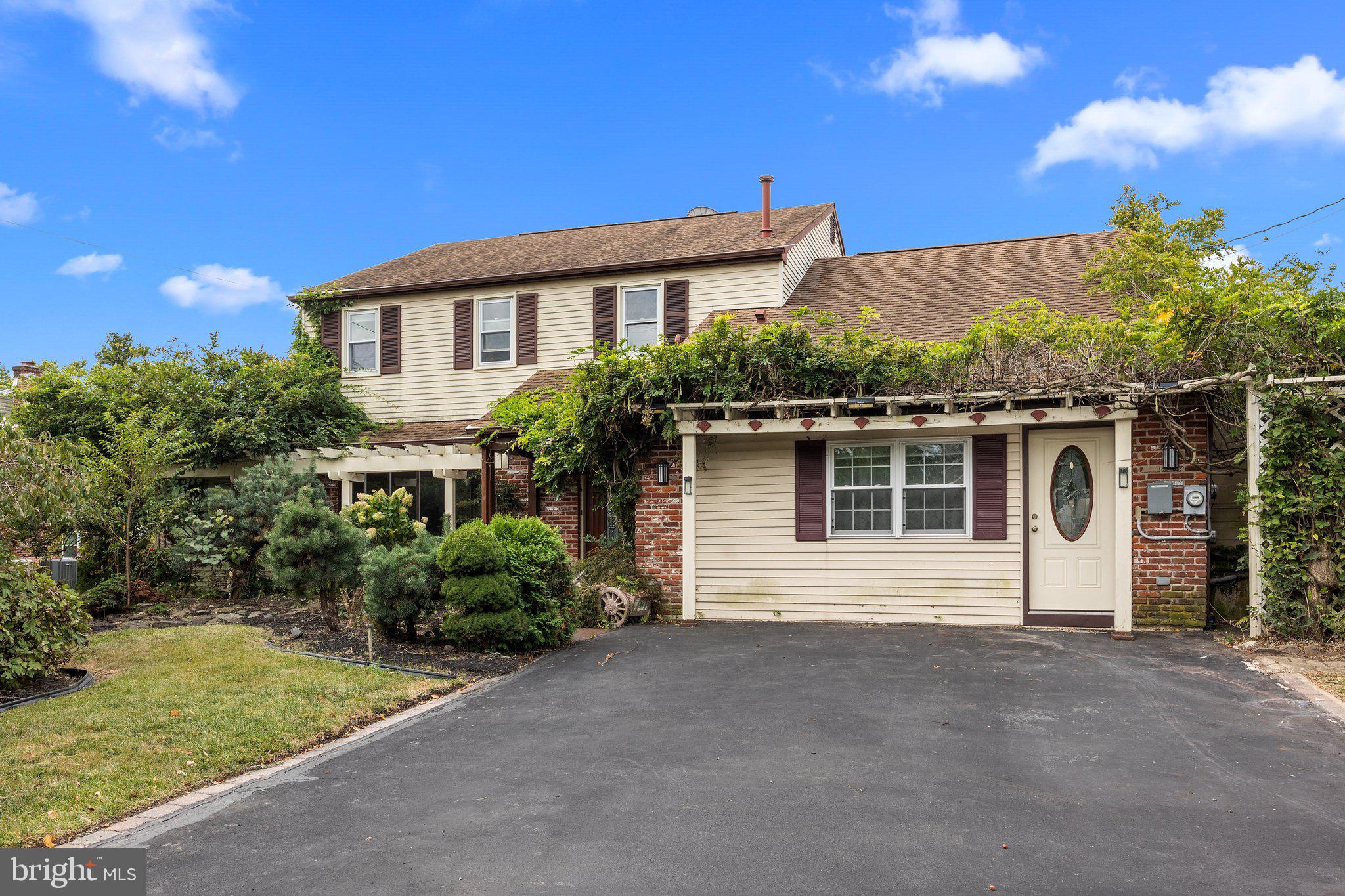 933 HERMAN ROAD