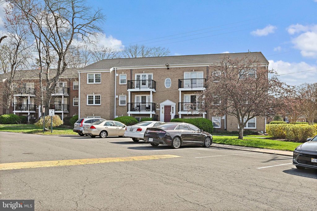 Photo of 9485 Fairfax Boulevard #204, FAIRFAX, VA 22031 (MLS # VAFC2008126)