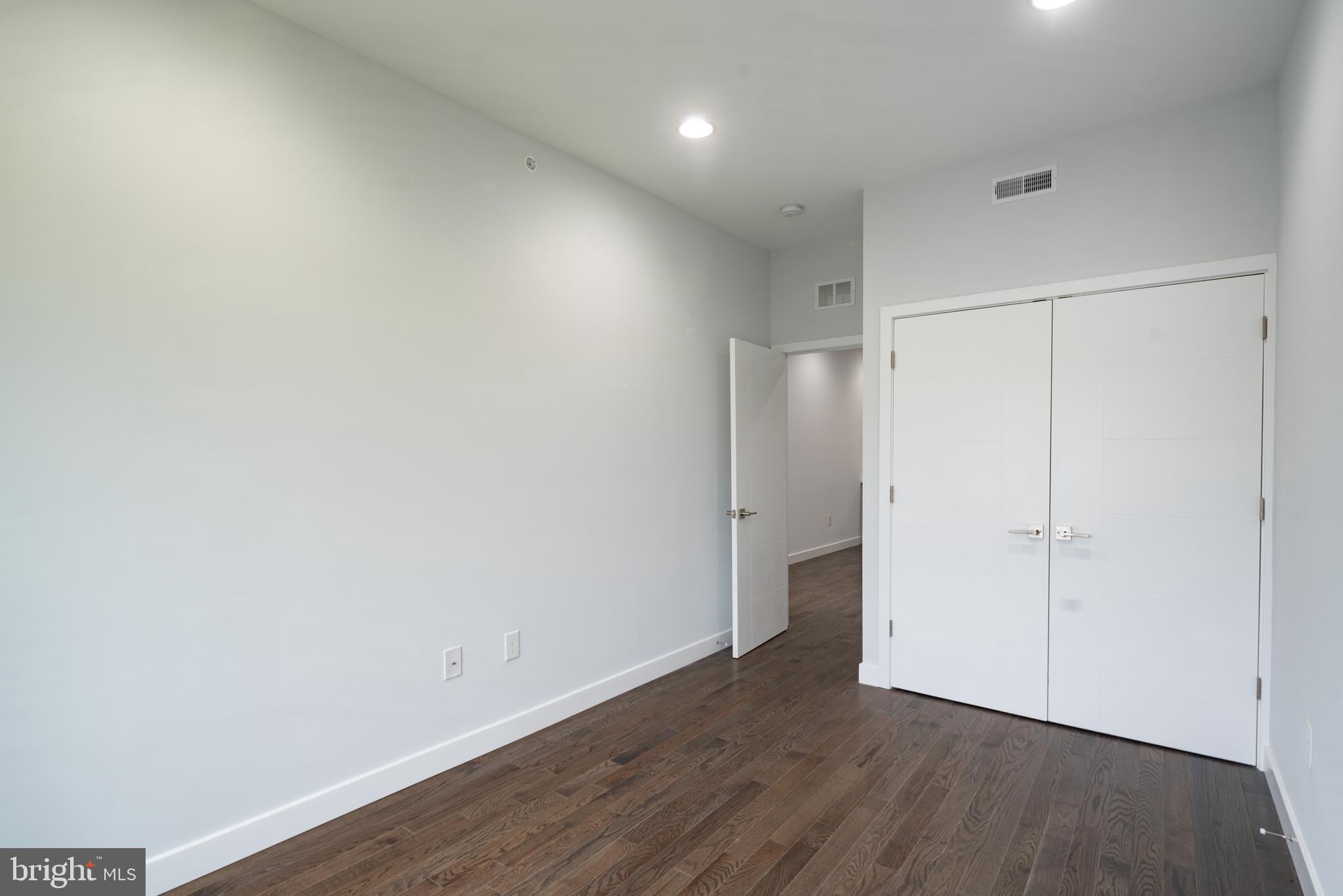 OLDE KENSINGTON - Residential Lease