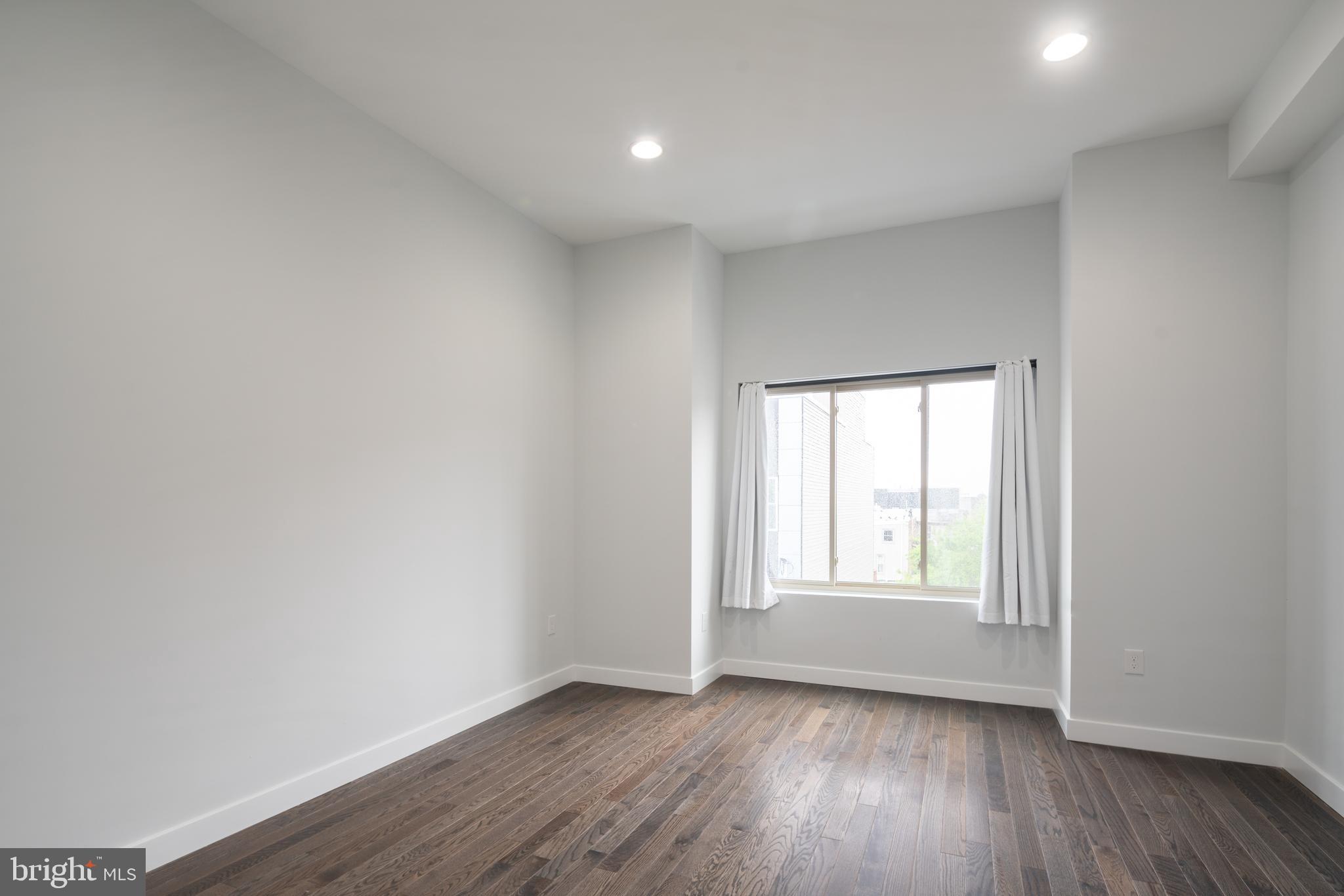 OLDE KENSINGTON - Residential Lease