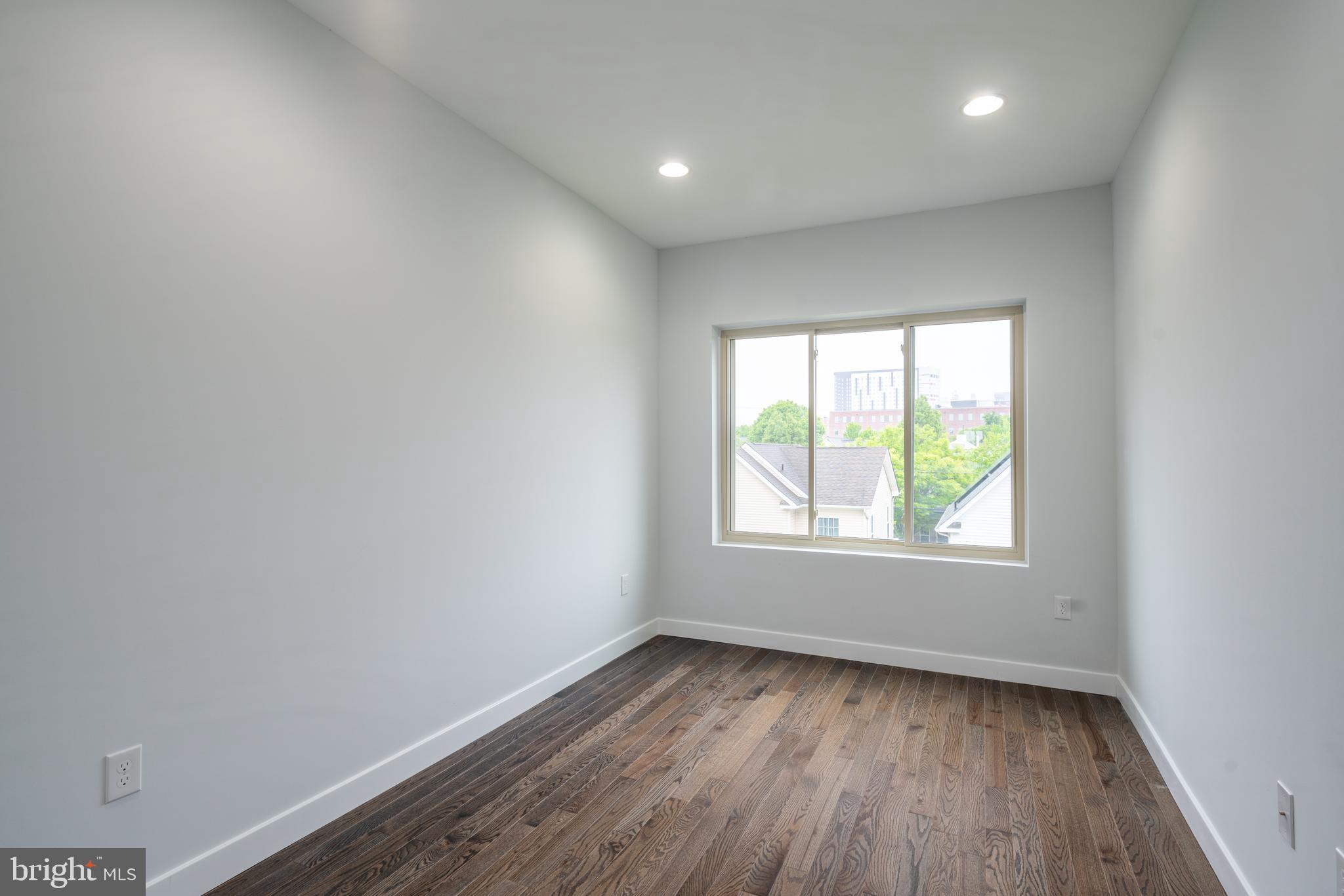 OLDE KENSINGTON - Residential Lease