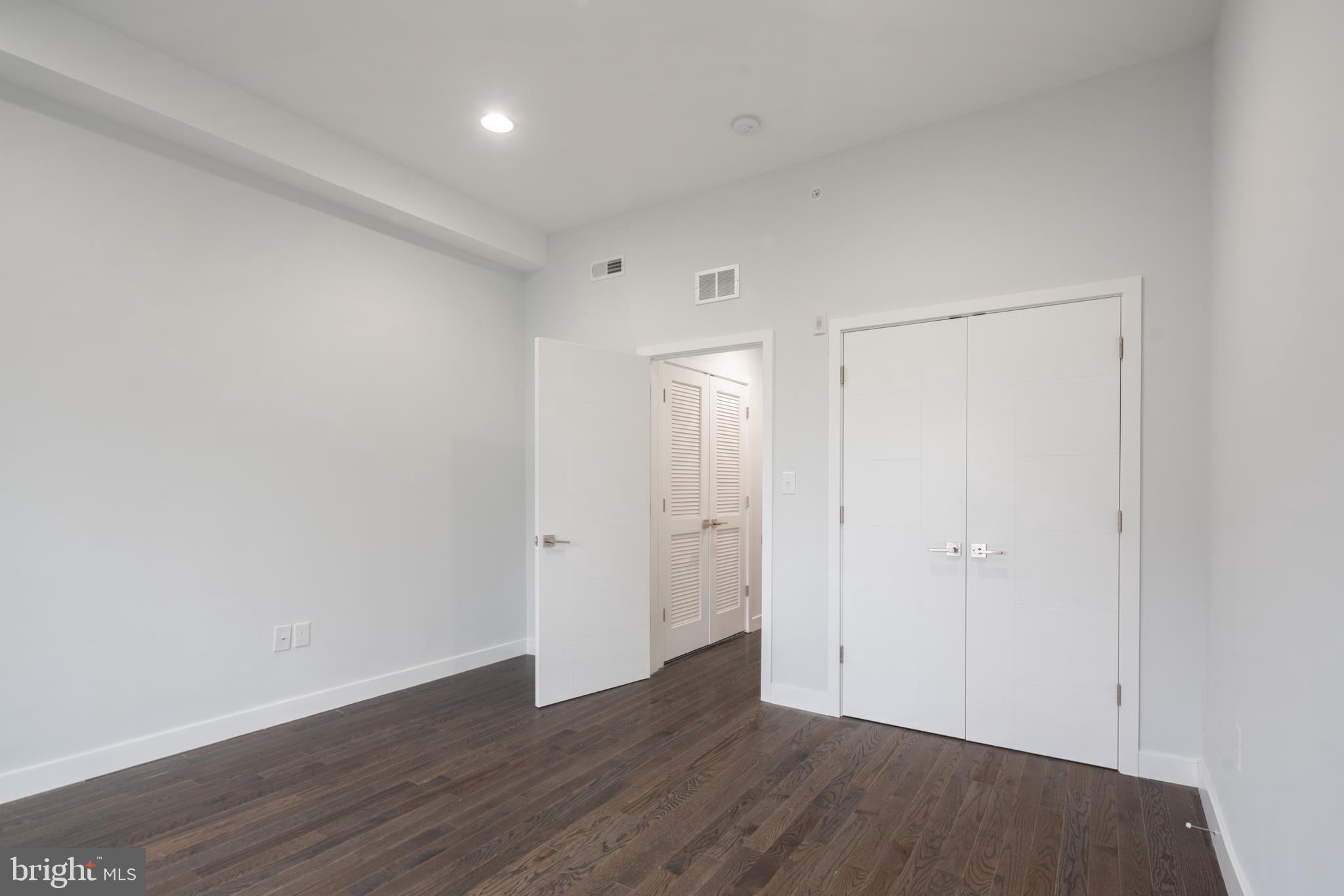 OLDE KENSINGTON - Residential Lease